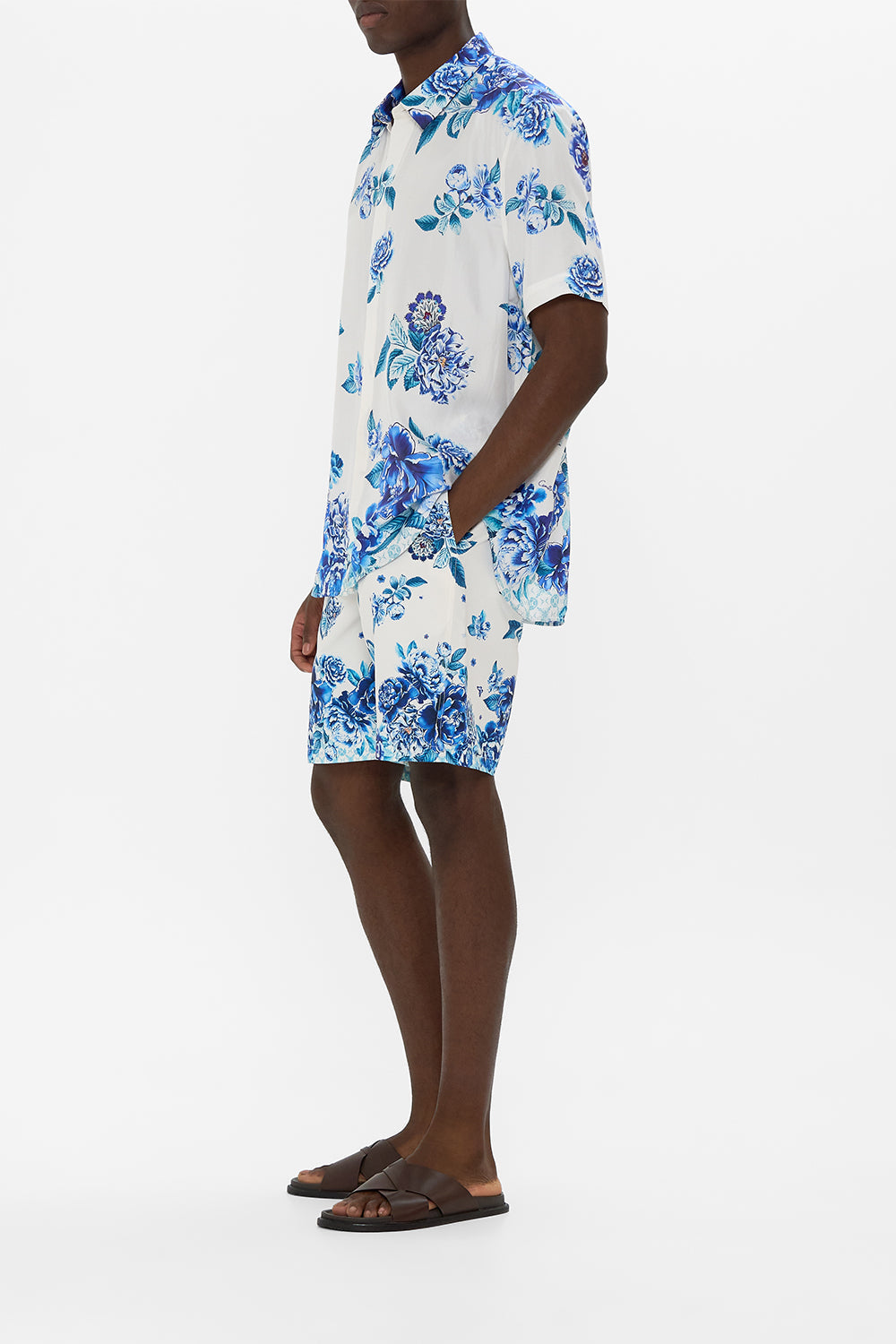 The CAMILLA RELAXED FIT OVERSIZED HOODIE W KANGA POCKET HOUSE OF HOROSCOPES in our  print.