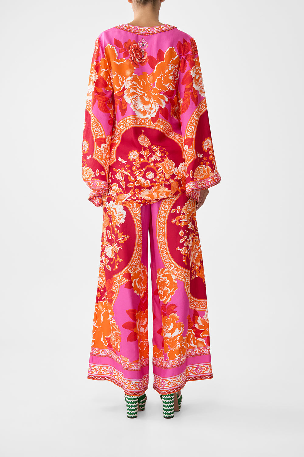 The CAMILLA SHORT SLEEVE CAMP COLLARED SHIRT TALES OF TOPKAPI PALACE in our  print.