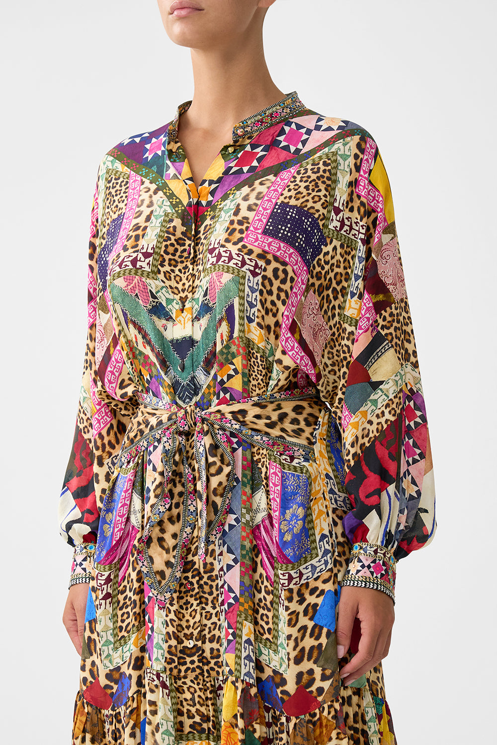 The CAMILLA ROUND NECK KAFTAN ILLUSTRATION NATION in our  print.