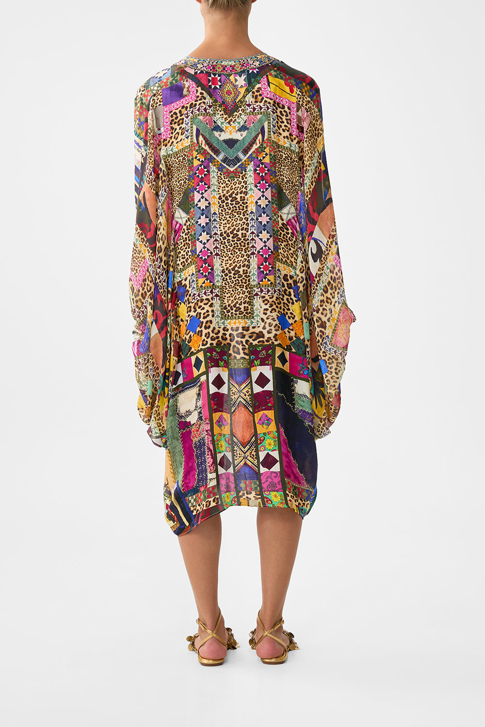 The CAMILLA OVERSIZED POCKET TUNIC HIGH CLASS HOOKAH in our  print.