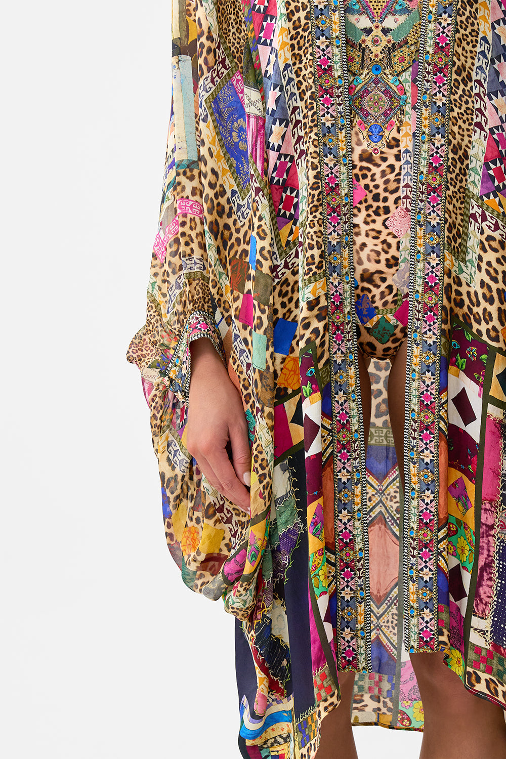The CAMILLA OVERSIZED POCKET TUNIC HIGH CLASS HOOKAH in our  print.