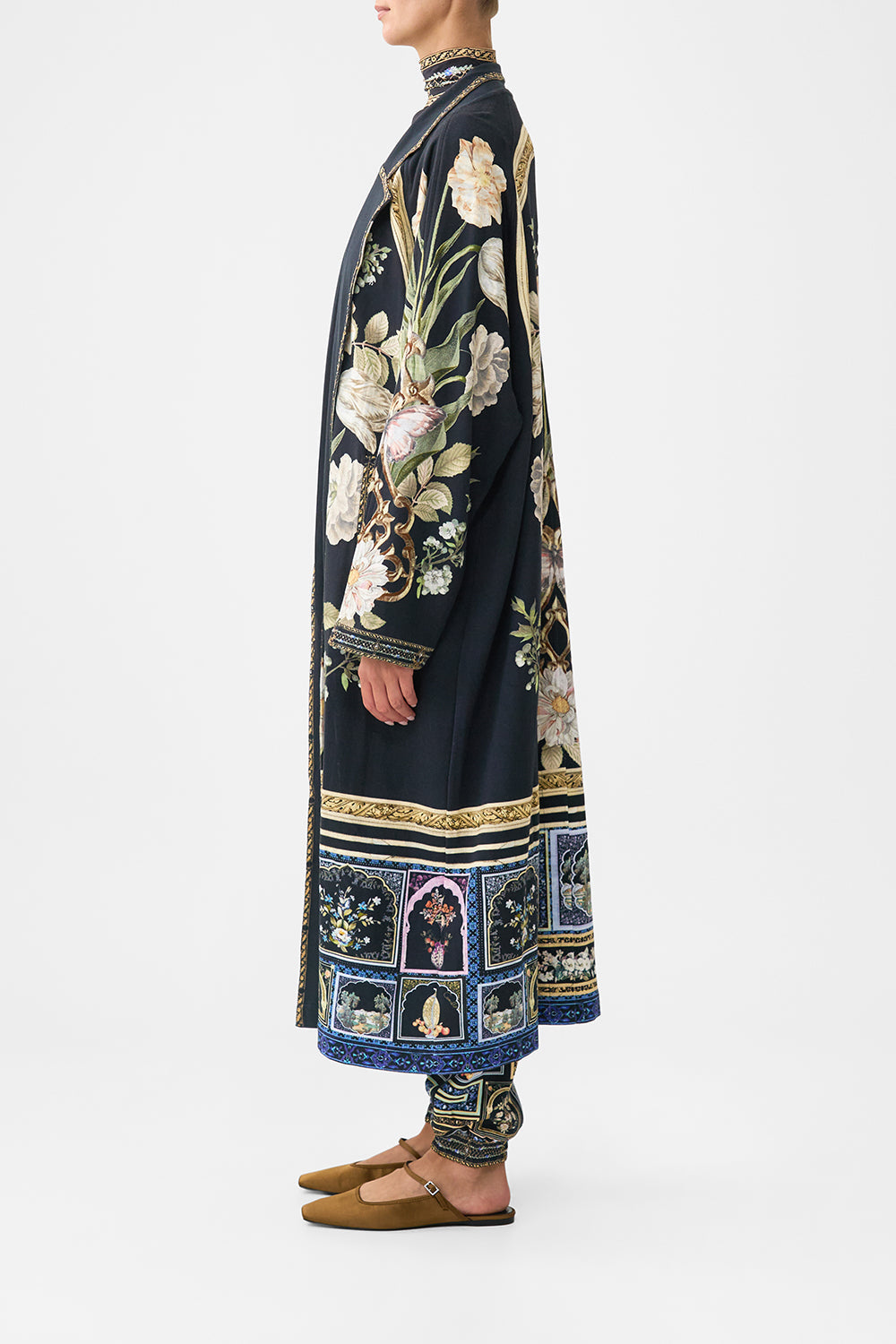 The CAMILLA POCKET DRESS WITH LOW BACK & WIDE SLEEVES SULTANAHMET SUMMER in our  print.