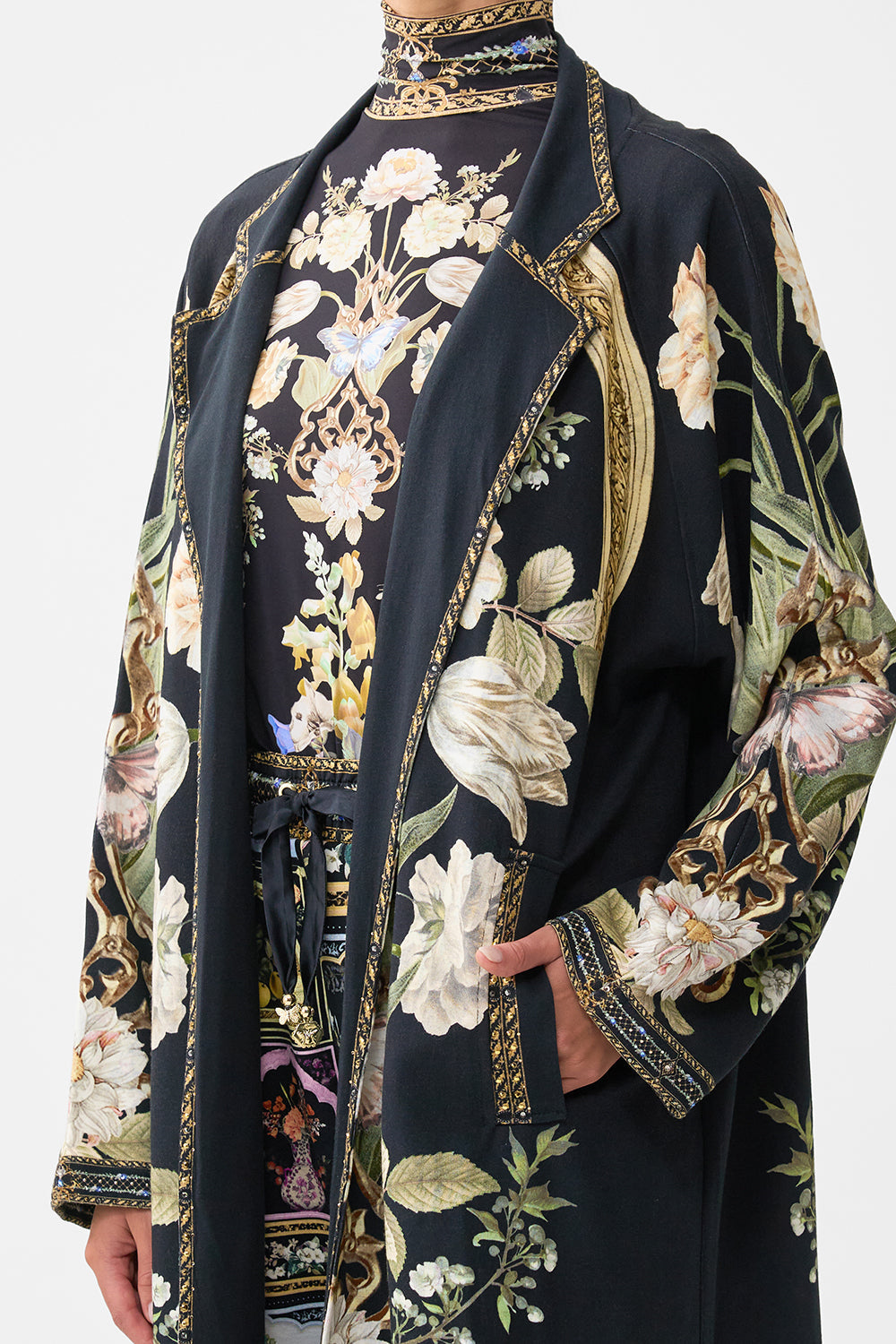 The CAMILLA POCKET DRESS WITH LOW BACK & WIDE SLEEVES SULTANAHMET SUMMER in our  print.