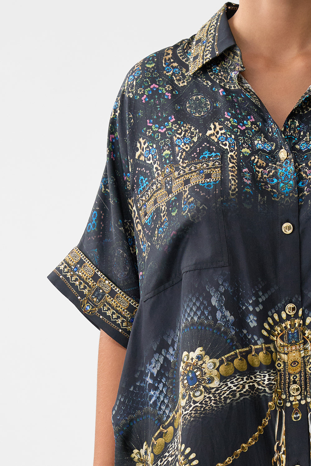 The CAMILLA KIMONO SLEEVE DRESS WITH SHIRRING DETAIL THE CONCUBINES CORRIDOR in our  print.