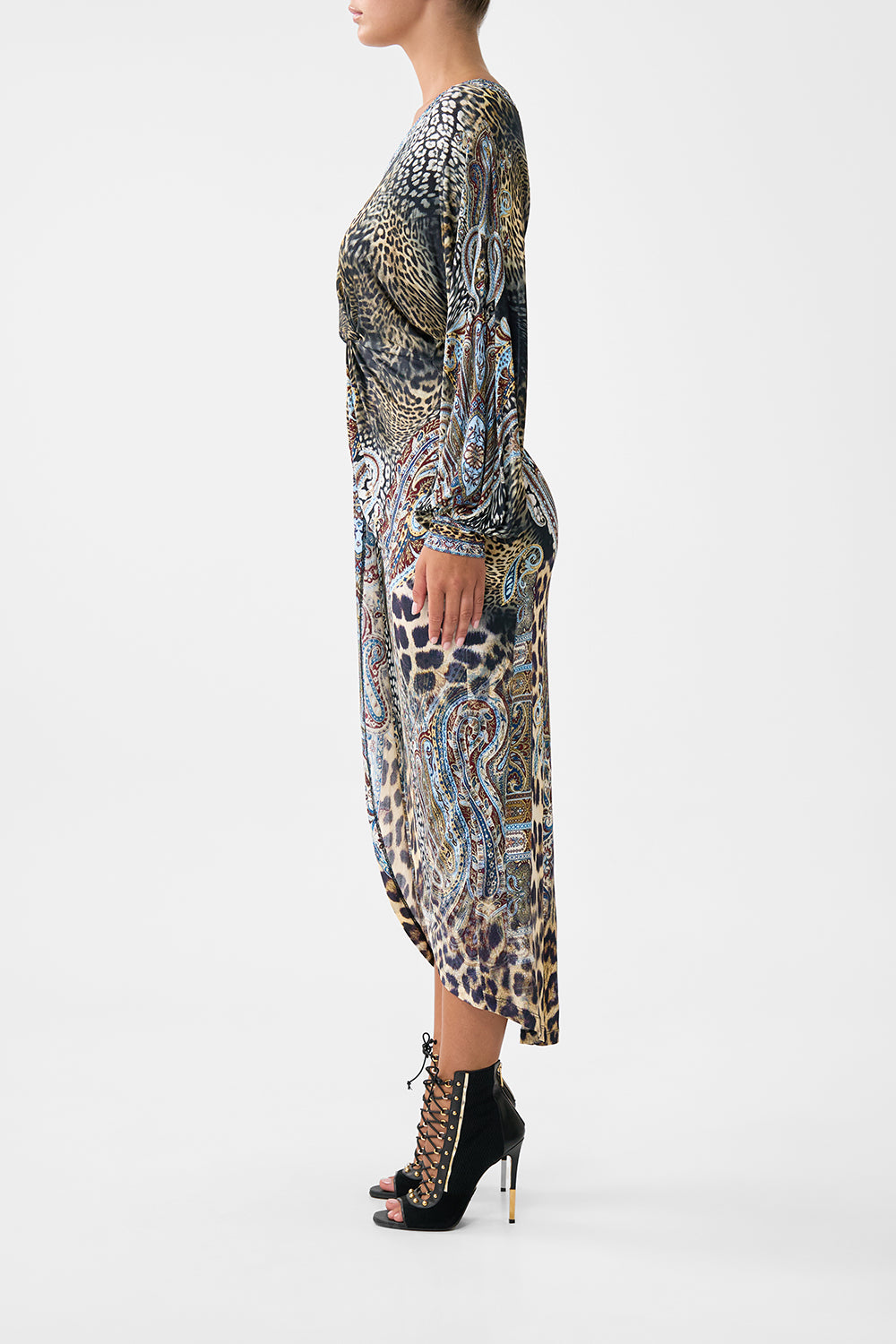 The CAMILLA SHORT SLEEVE KAFTAN WITH TIE WAIST FELINE FOLKLORE in our  print.