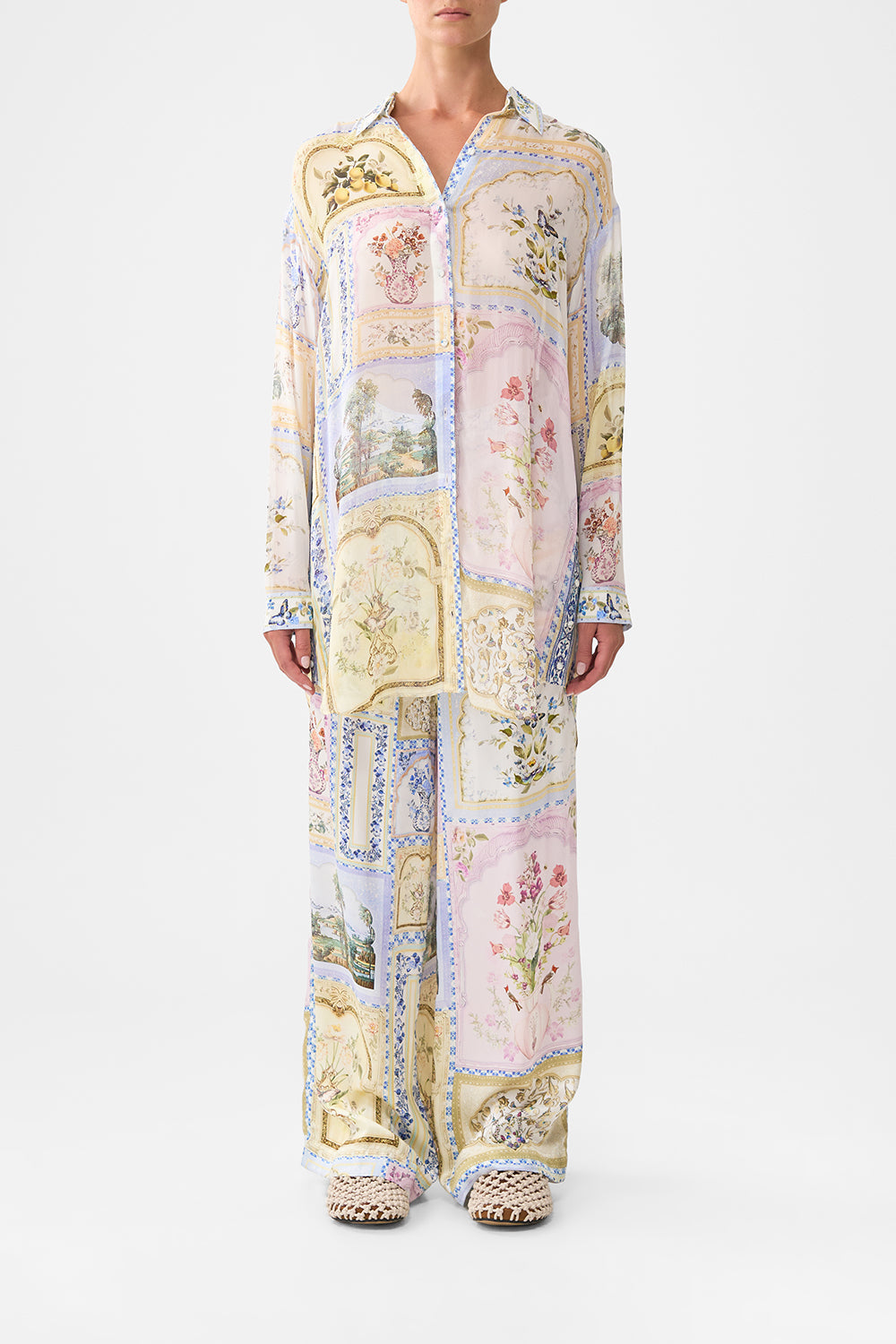 The CAMILLA HAREM PANTS THE CONCUBINES CORRIDOR in our  print.