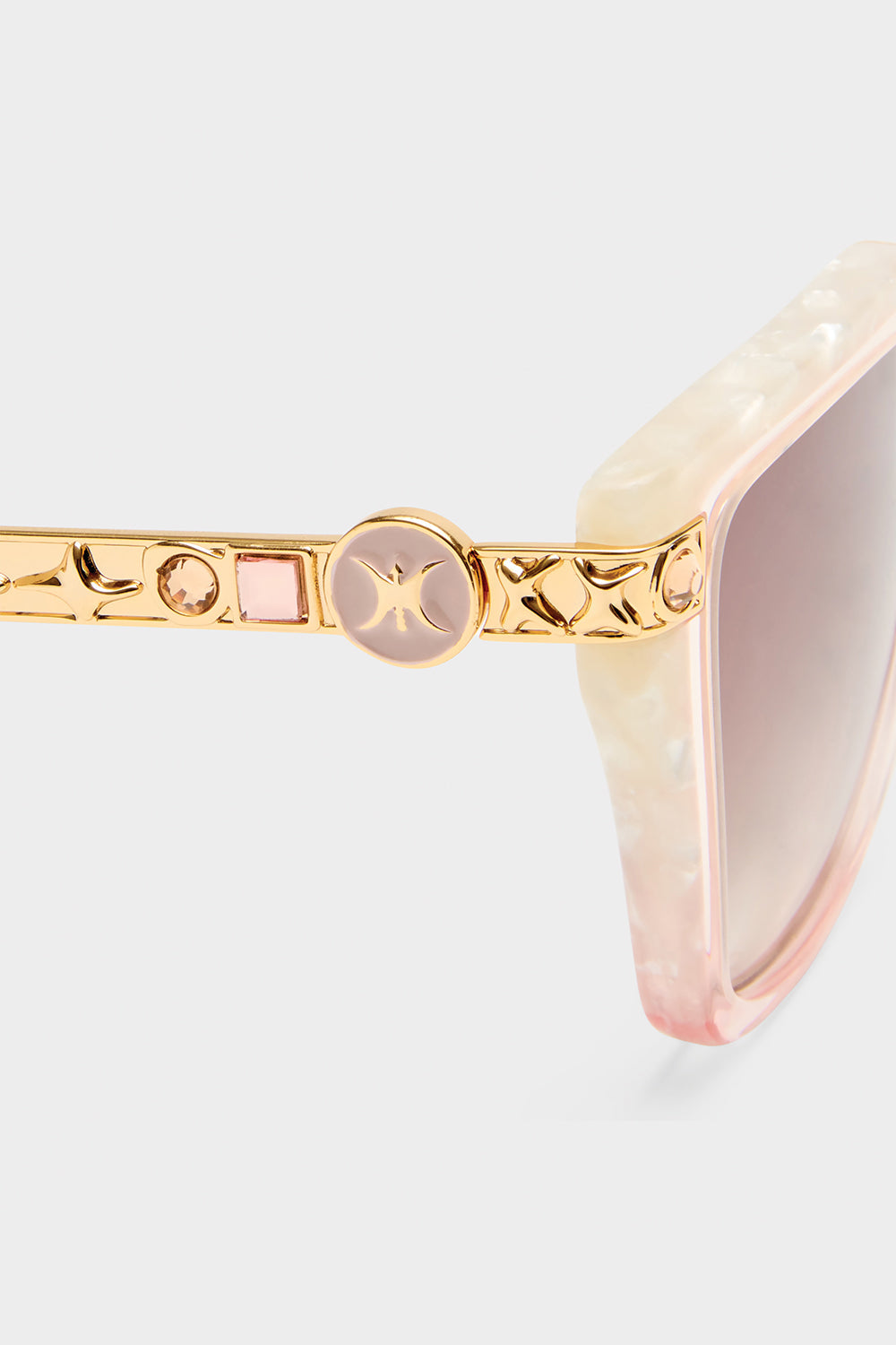 HERE COMES TROUBLE SUNGLASSES CRYSTAL ROSEWATER / IVORY MARBLE