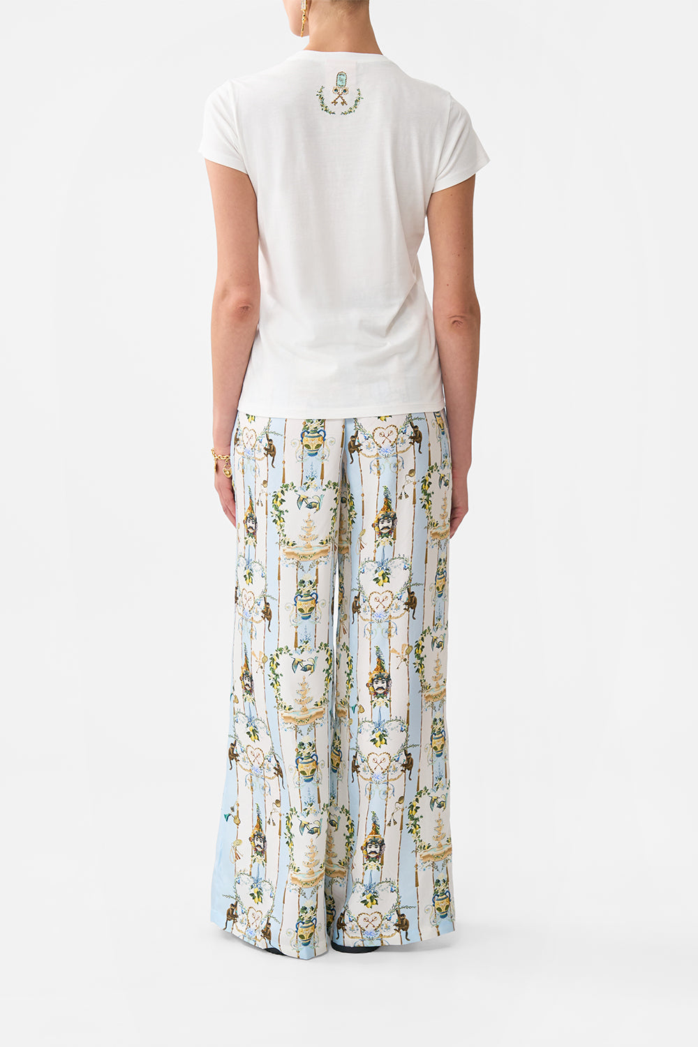 The CAMILLA SLIM FIT ROUND NECK T-SHIRT NOTES FROM THE ROAD in our  print.