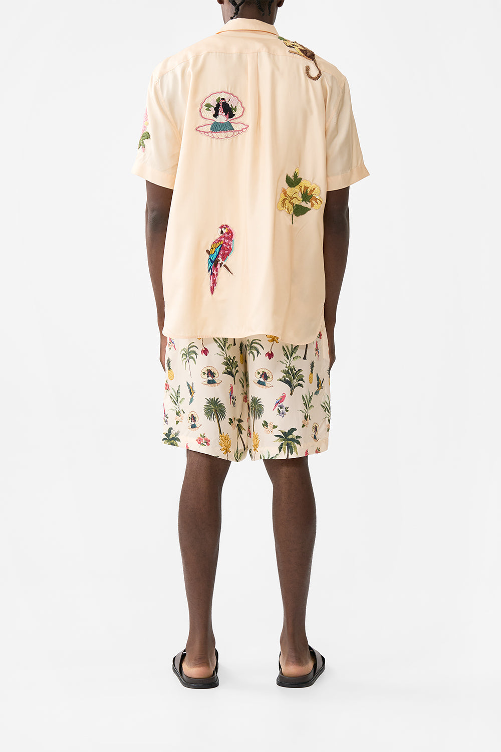 FIXED WAIST MID LENGTH WALK SHORT WELCOME TO THE WHITE LOTUS