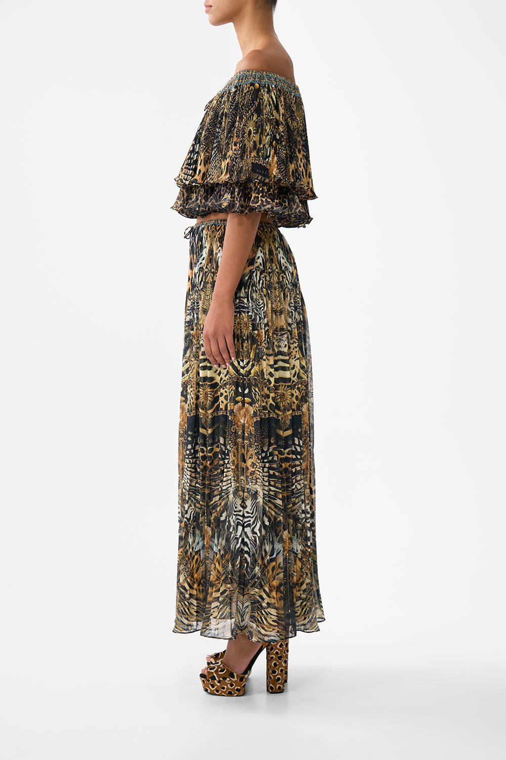 OFF SHOULDER SHORT SLEEVE PLEATED TOP FELINE FOLKLORE