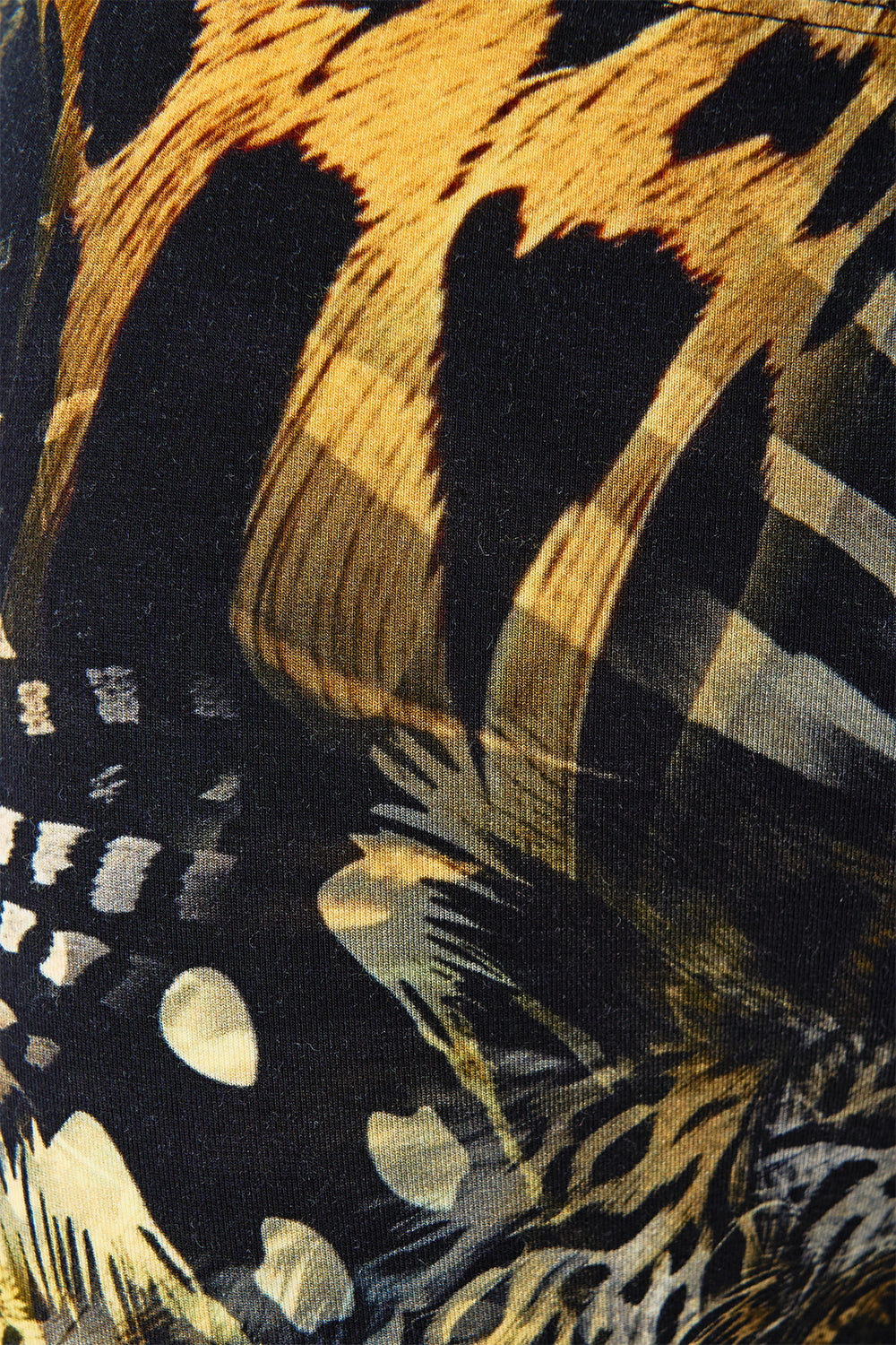 The CAMILLA WOVEN SHORT SARONG WITH TASSELS SULTANS AND QUEENS in our SULTANS AND QUEENS print.