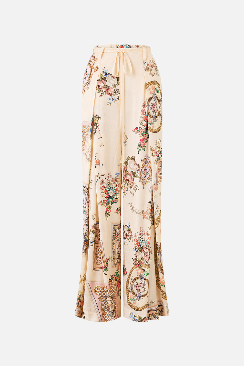The CAMILLA LONG WALK SHORT WITH ELASTIC BACK BODRUM BOTANICALS in our  print.