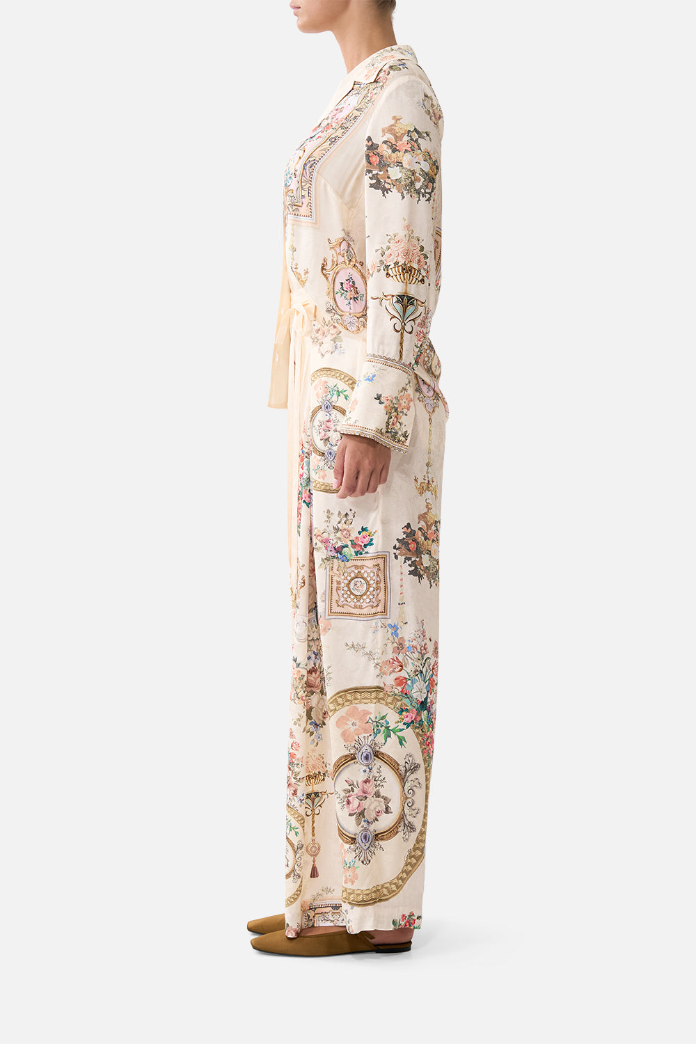 The CAMILLA LONG WALK SHORT WITH ELASTIC BACK BODRUM BOTANICALS in our  print.