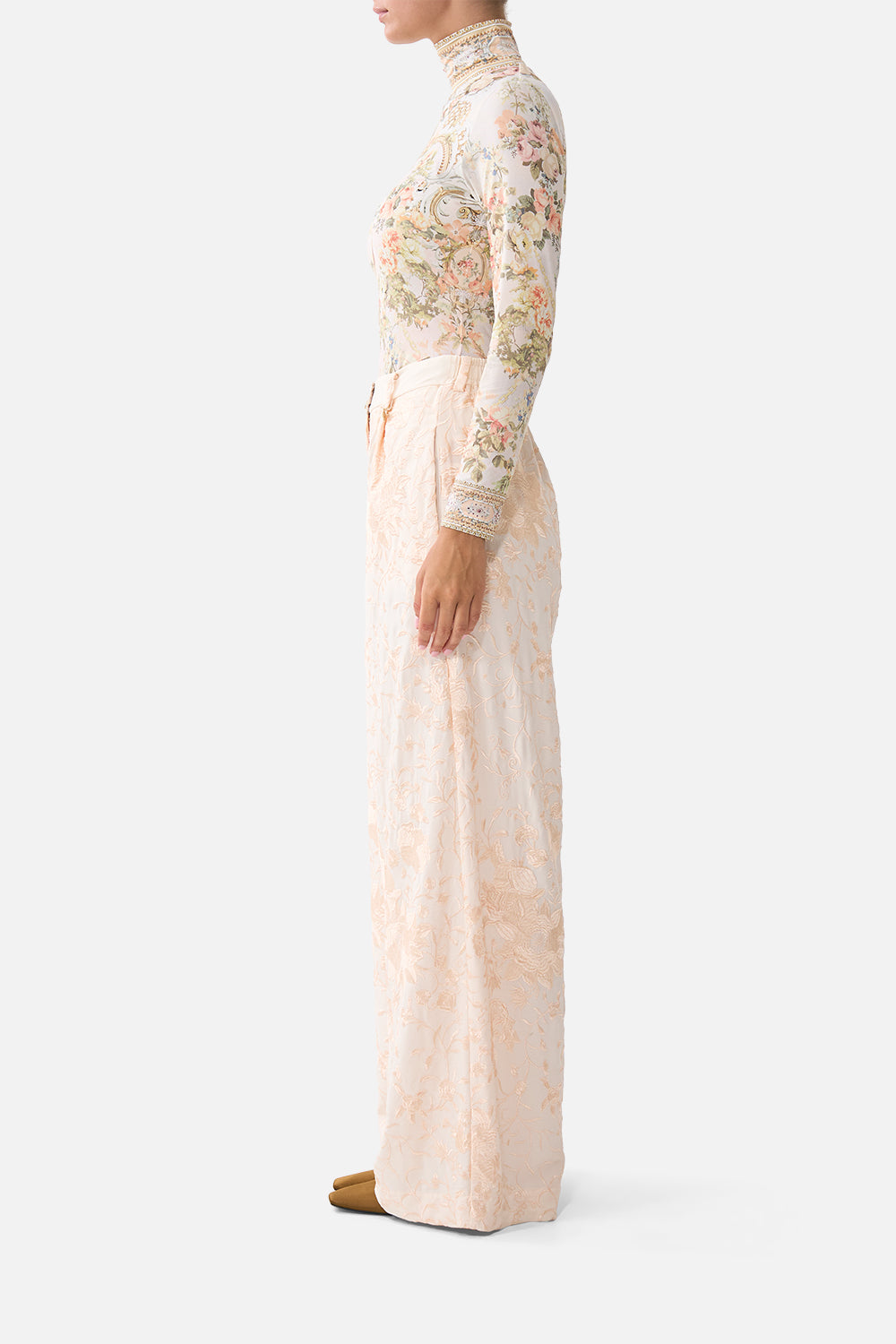 The CAMILLA KIMONO SLEEVE DRESS WITH SHIRRING DETAIL OTTOMAN OPULENCE in our  print.