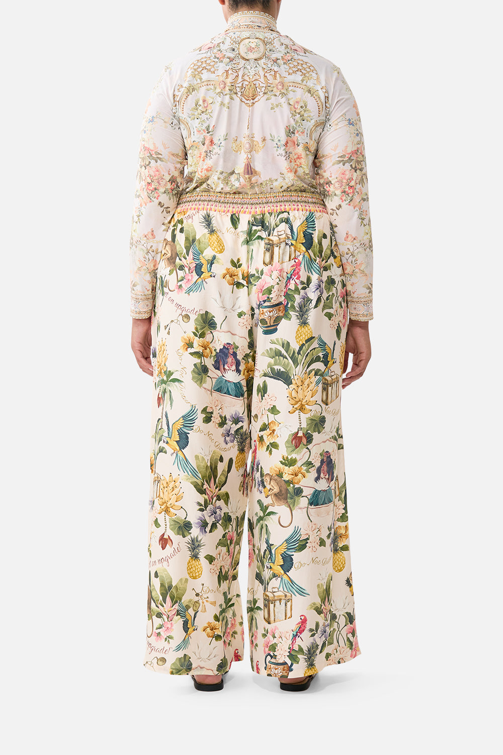 The CAMILLA KIMONO SLEEVE DRESS WITH SHIRRING DETAIL OTTOMAN OPULENCE in our  print.