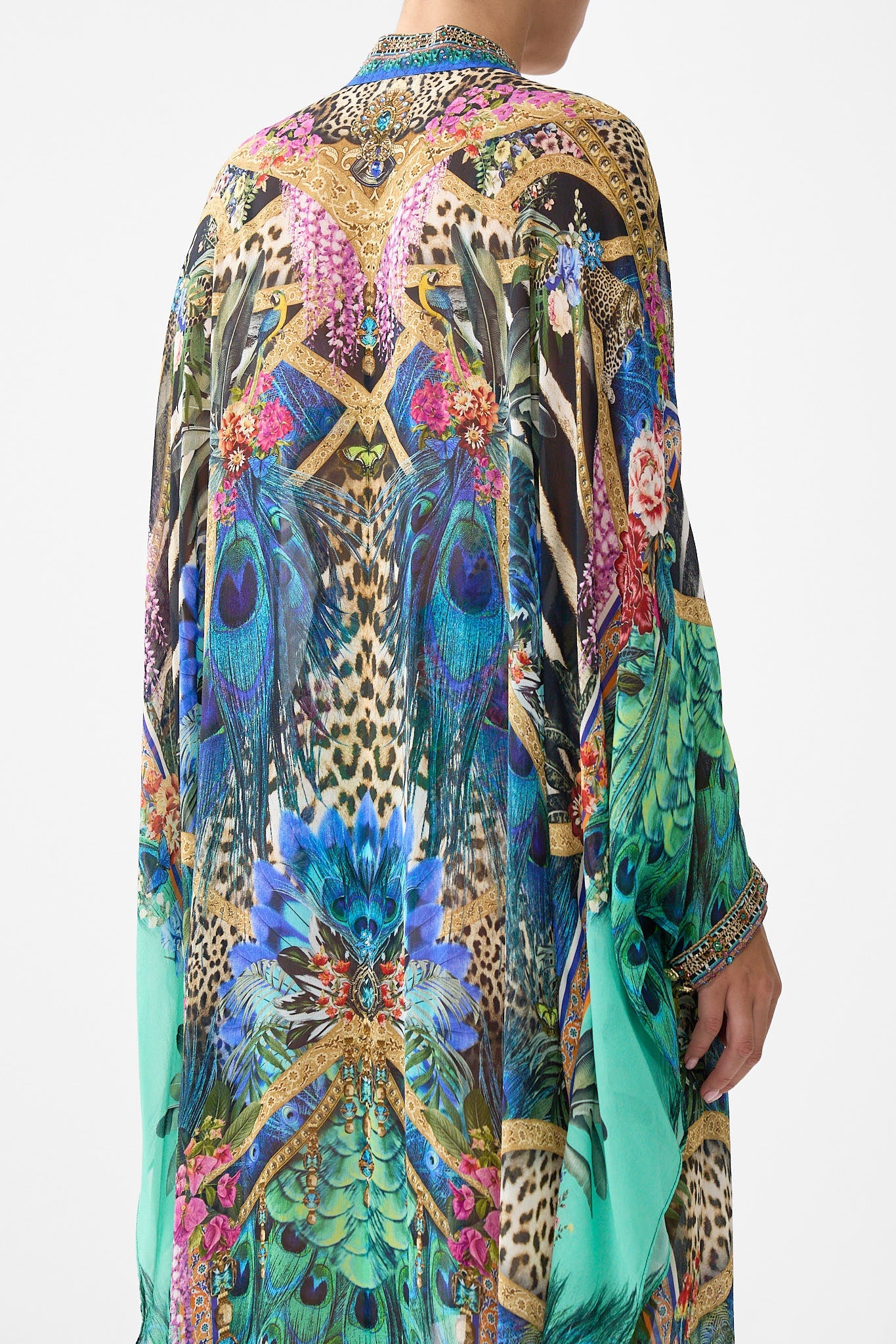 The CAMILLA TIE FRONT PUFF SLEEVE TOP COLLAGE KINGDOM in our  print.