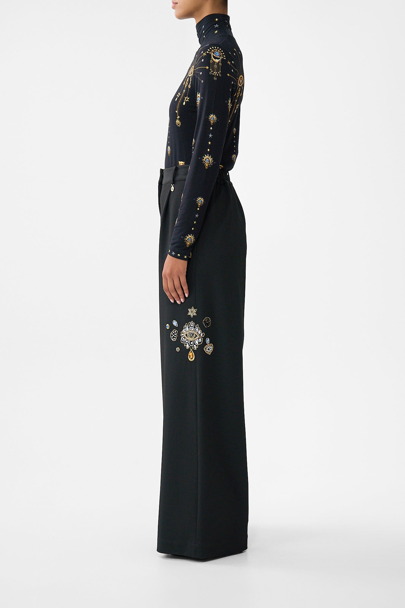 The CAMILLA SMALL CANVAS CLUTCH OTTOMAN OPULENCE in our OTTOMAN OPULENCE print.