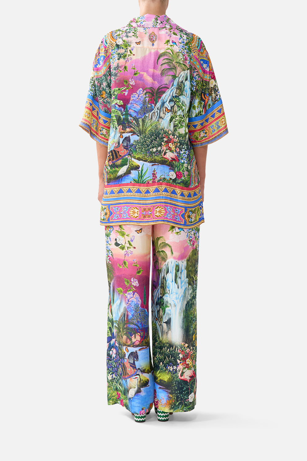 The CAMILLA LOOSE FIT TEE LADY LIONHEART in our  print.