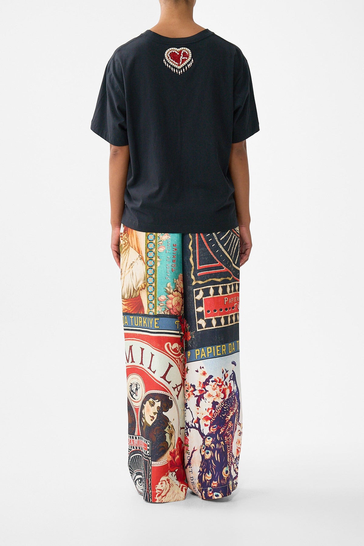The CAMILLA classic tee from our print high class hookah