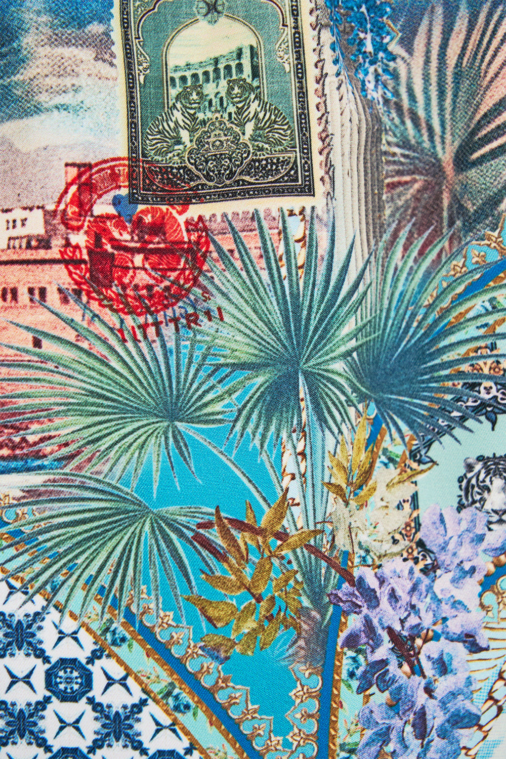 The CAMILLA SHORT DROP SHOULDER STRAP KAFTAN SULTANAHMET SUMMER in our  print.