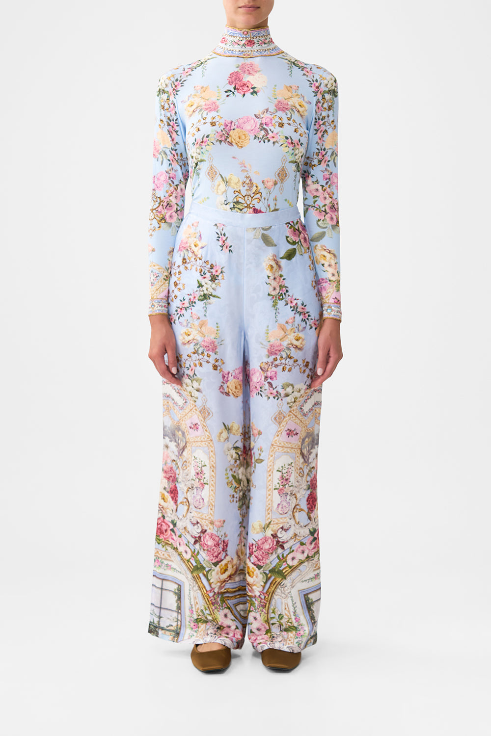 The CAMILLA LEGGINGS FELINE FOLKLORE in our  print.