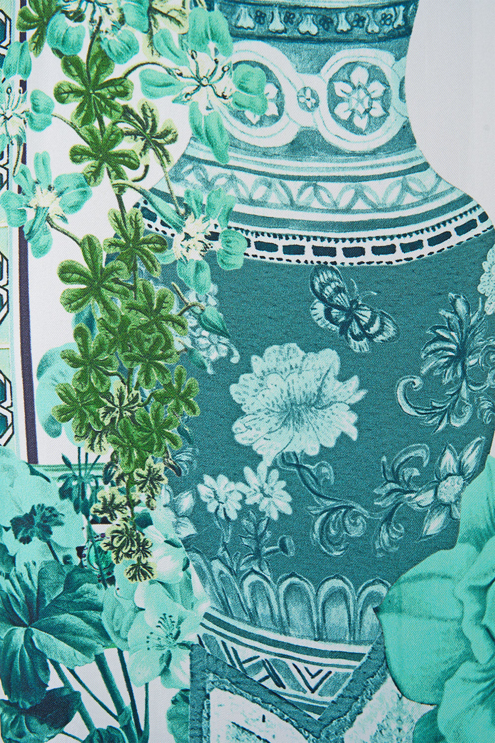 The CAMILLA LAYER WITH CENTRE BACK PANEL FLAMENCO FOLKLORE in our  print.