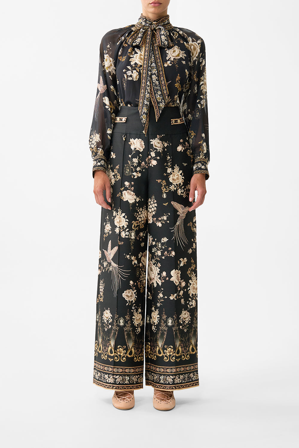 The CAMILLA RING SCARF CLUTCH CERAMIC PANORAMIC in our  print.