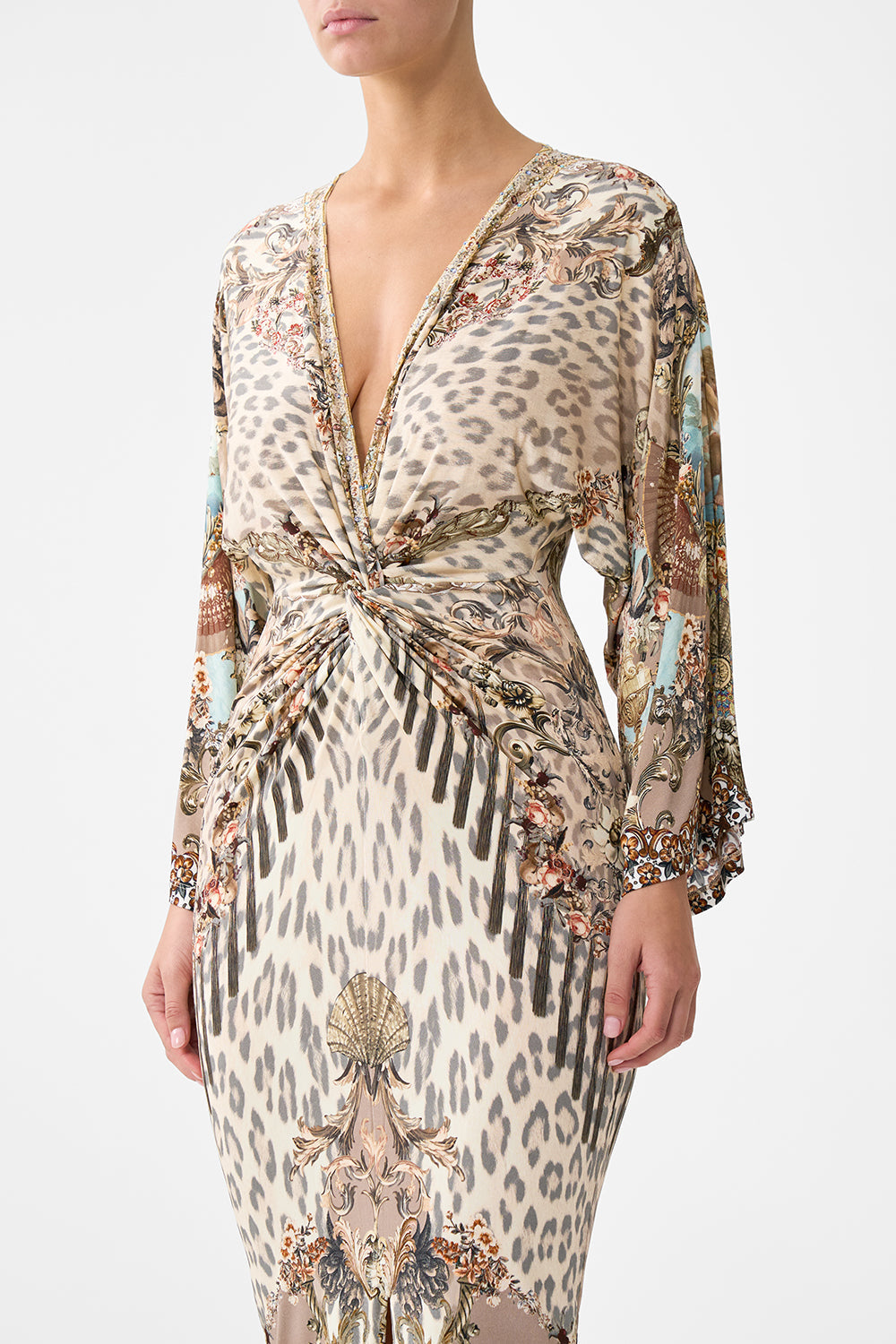 The CAMILLA WOVEN SHORT SARONG WITH TASSELS DE NADA GRANADA in our  print.