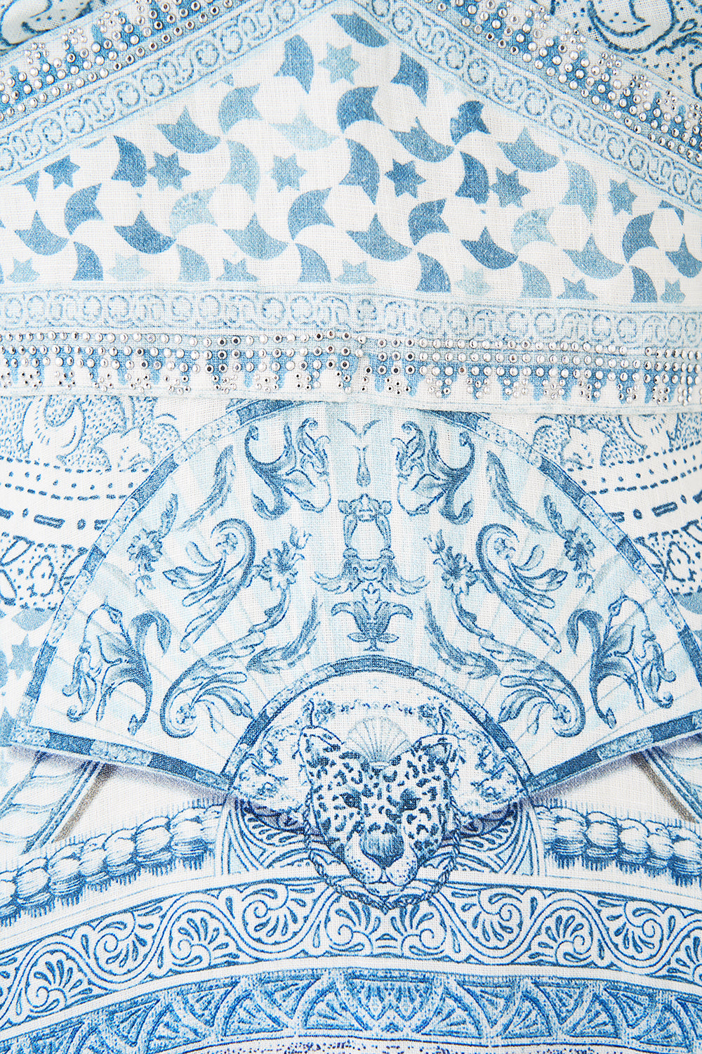 The CAMILLA MID LENGTH BOARDSHORT WITH ELASTIC WAIST ESPAÑA NIRVANA in our  print.