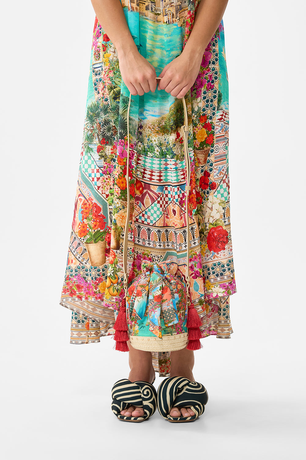 TIE TOP BUCKET BAG WITH TASSELS MEET ME IN MALLORCA