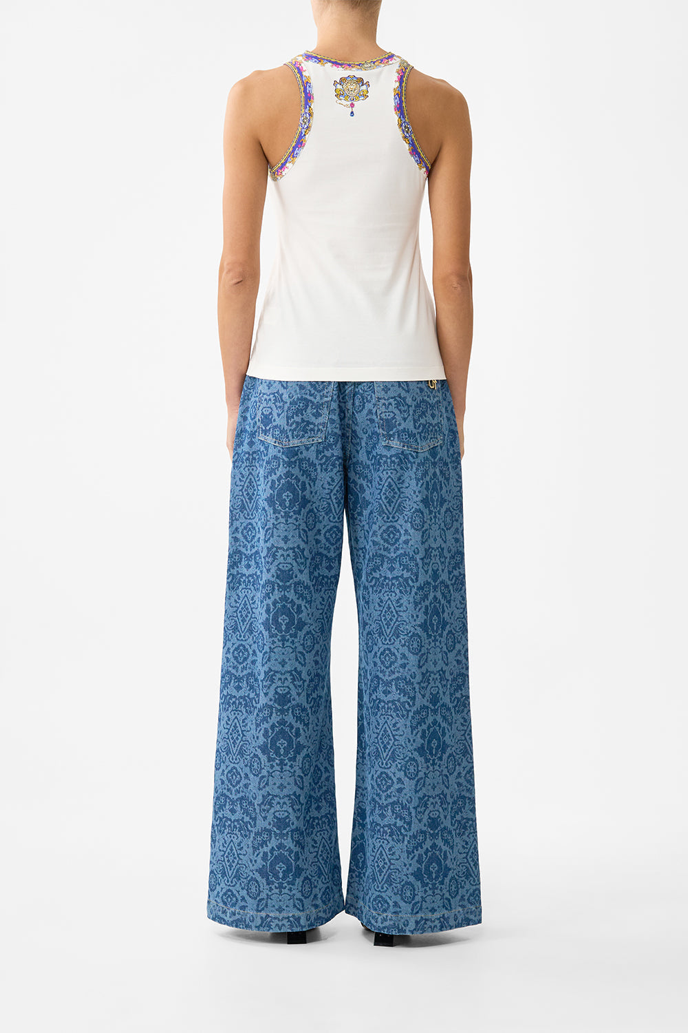 The CAMILLA LOUNGE PANT VA VA VINTAGE in our VA VA VINTAGE print.