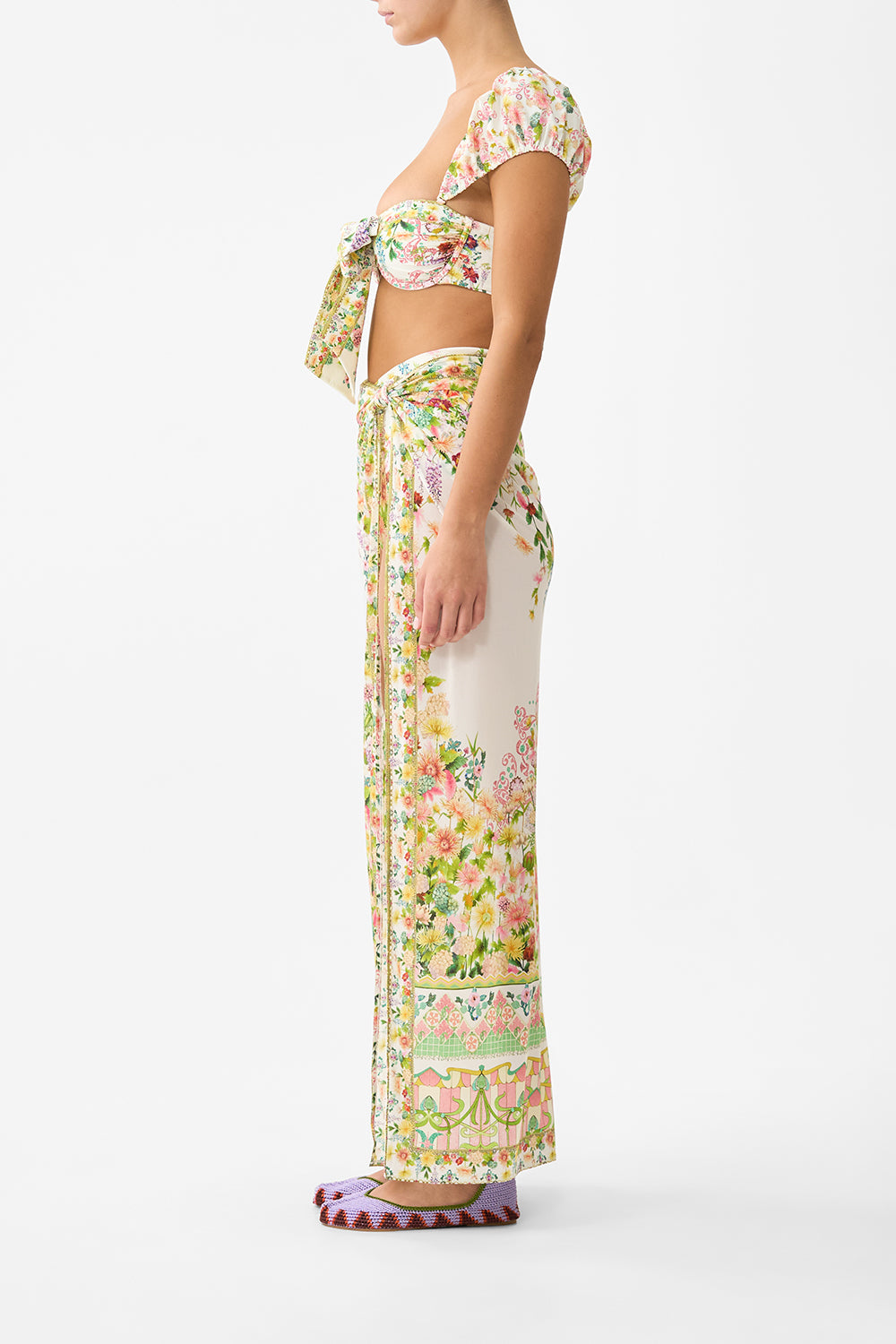 LONG SARONG WITH GATHERED TAB AND LEG SPLIT THE CALL OF CATALONIA