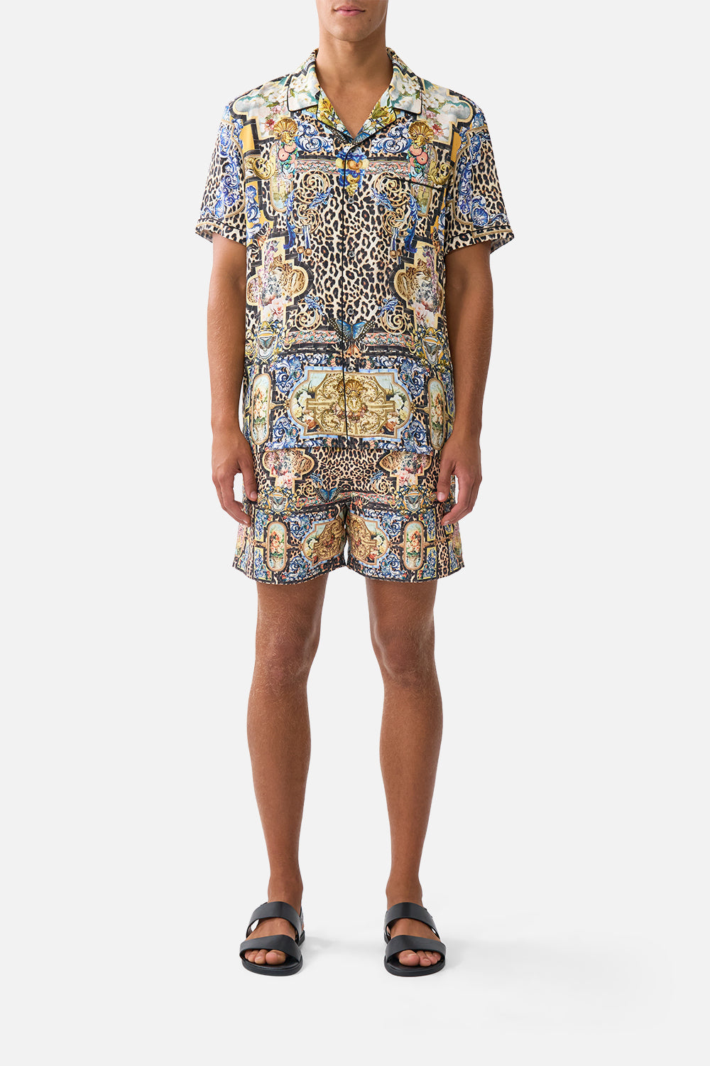 The CAMILLA SHIRT DRESS WITH BLOUSON SLEEVE THE HUM OF THE ALHAMBRA in our  print.