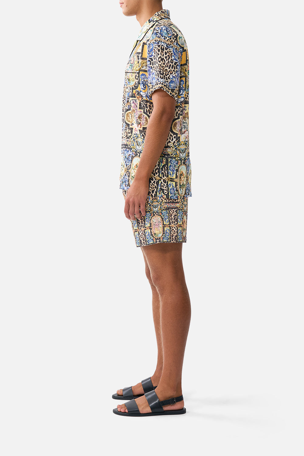 The CAMILLA SHIRT DRESS WITH BLOUSON SLEEVE THE HUM OF THE ALHAMBRA in our  print.
