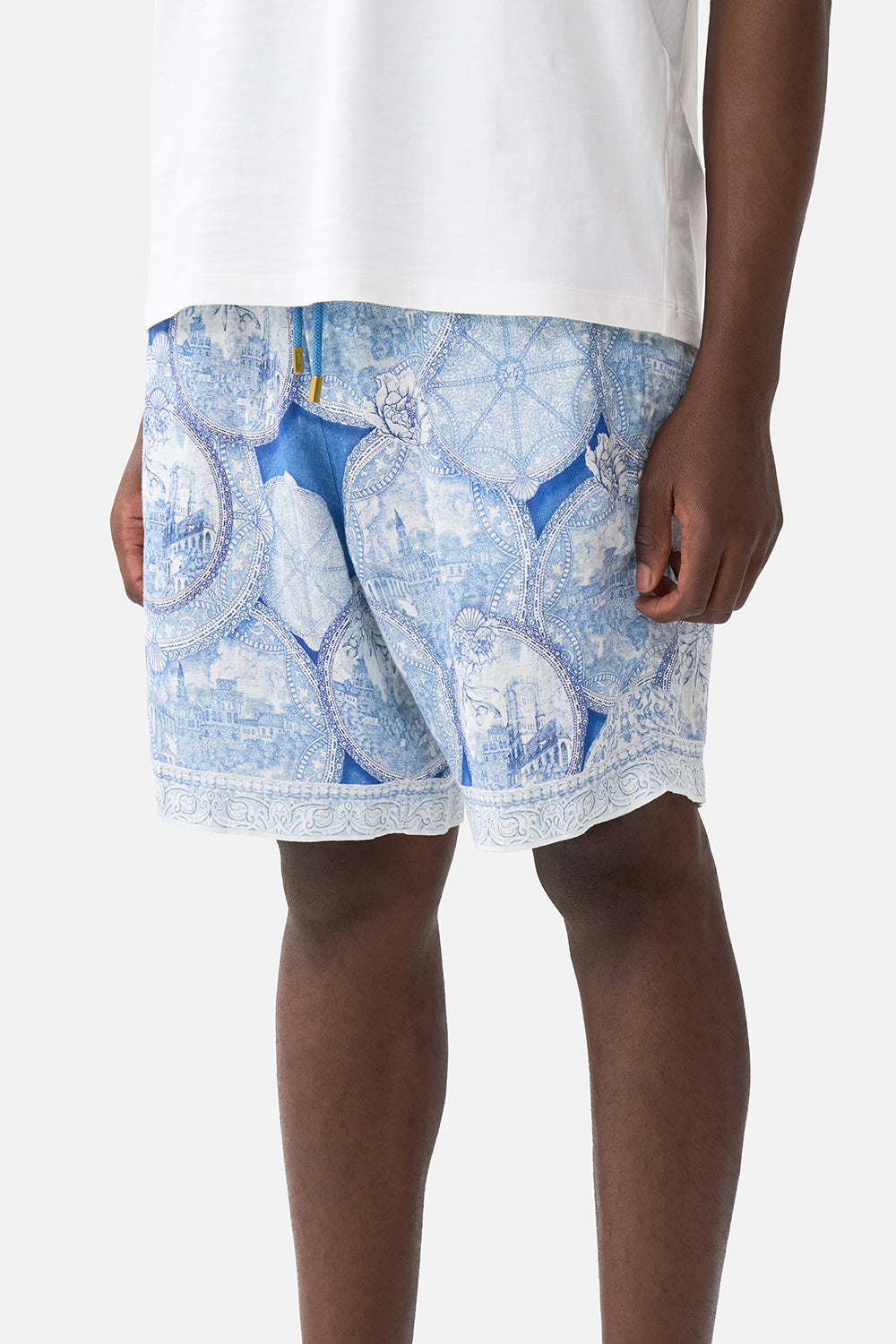 The CAMILLA SCRUNCHIE WITH TIE FLAMENCO EUPHORIA in our FLAMENCO EUPHORIA print.