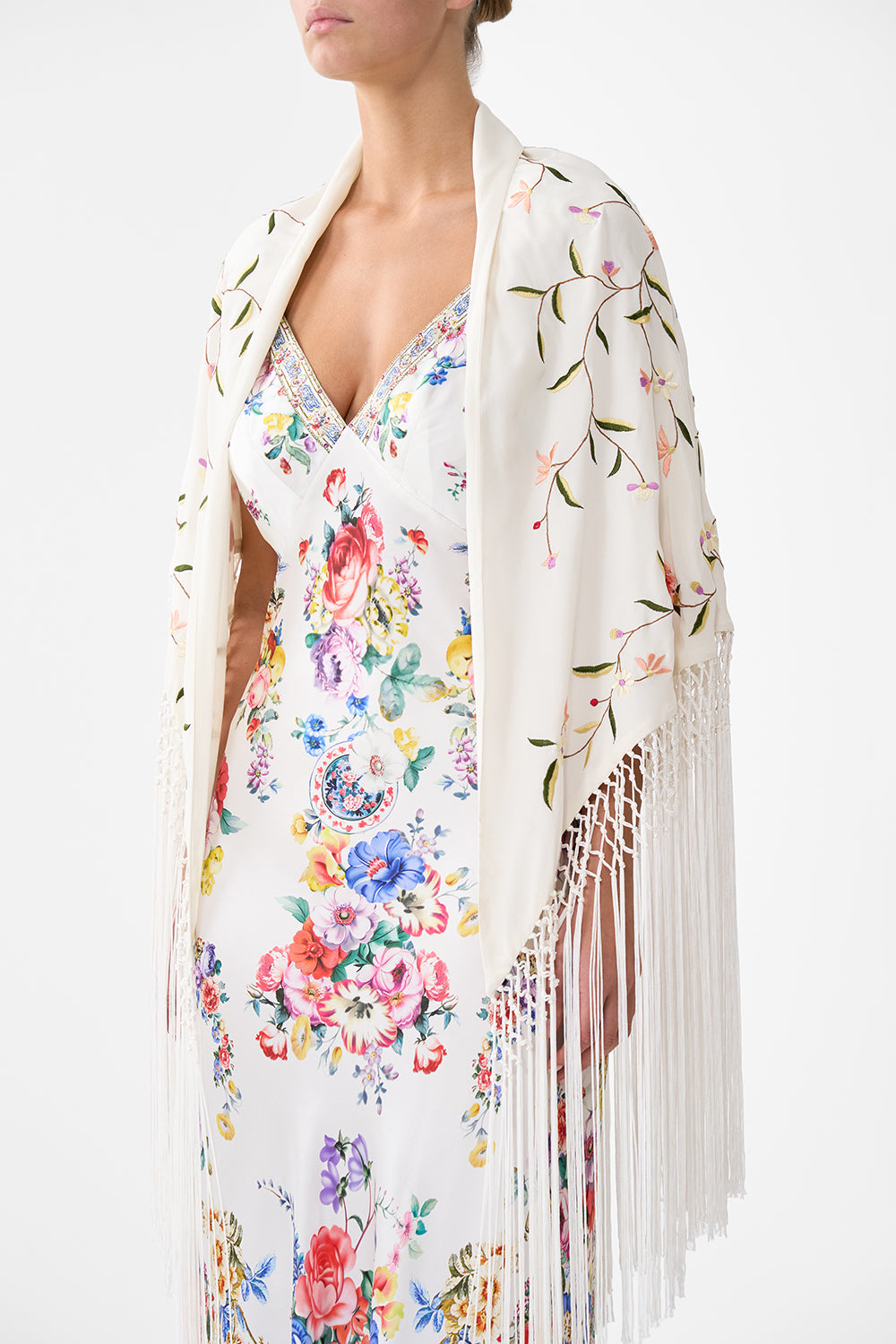 The CAMILLA SILK BAND OVERSIZED HOODIE WITH POCKETS THE POTTERY PARLOUR in our  print.