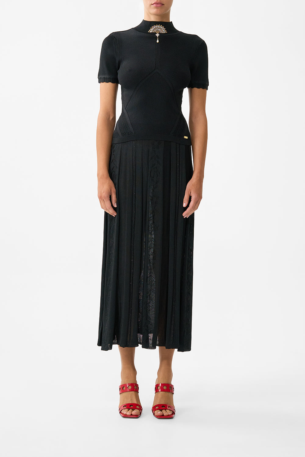 The CAMILLA SHAPED WAISTBAND MIDI DRESS LIVIN LA VIDA ROSA in our  print.