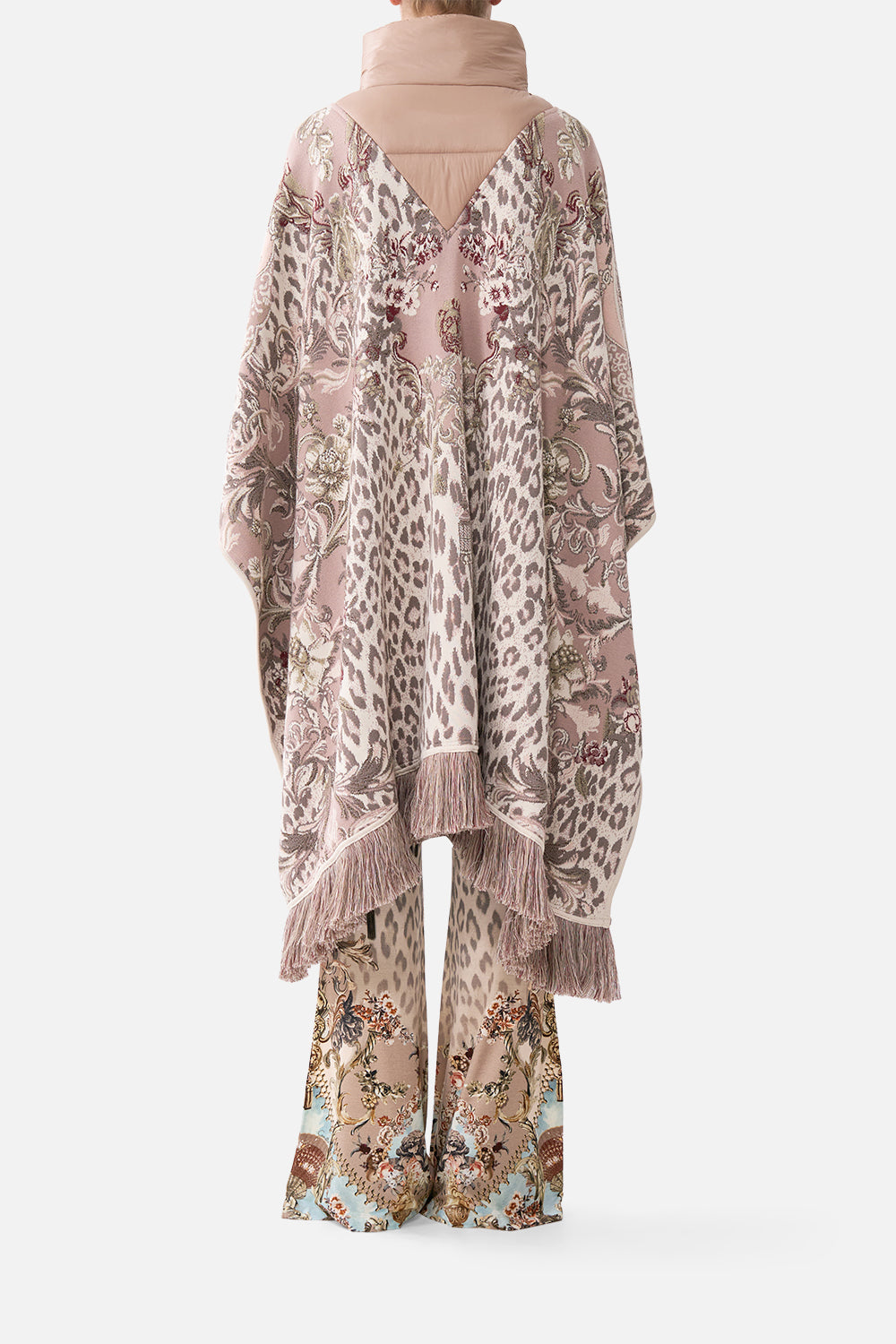 The CAMILLA BALLOON SLEEVE BLOUSE VA VA VINTAGE in our  print.
