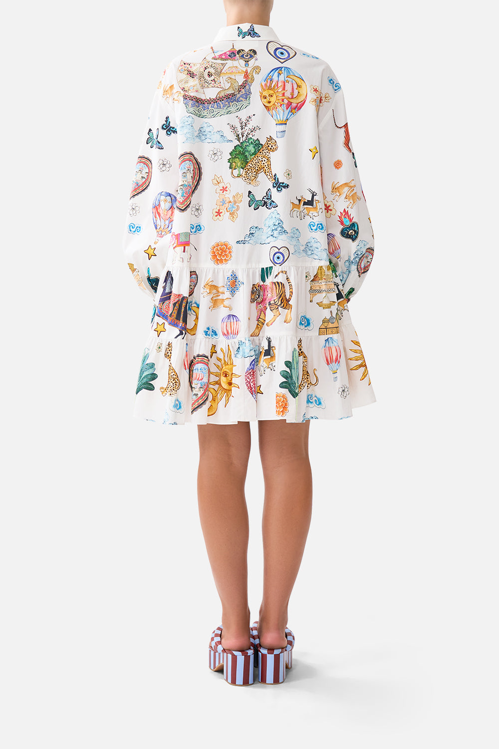 The CAMILLA CONTRAST BAND HOODIE WITH SIDE POCKETS DE NADA GRANADA in our  print.