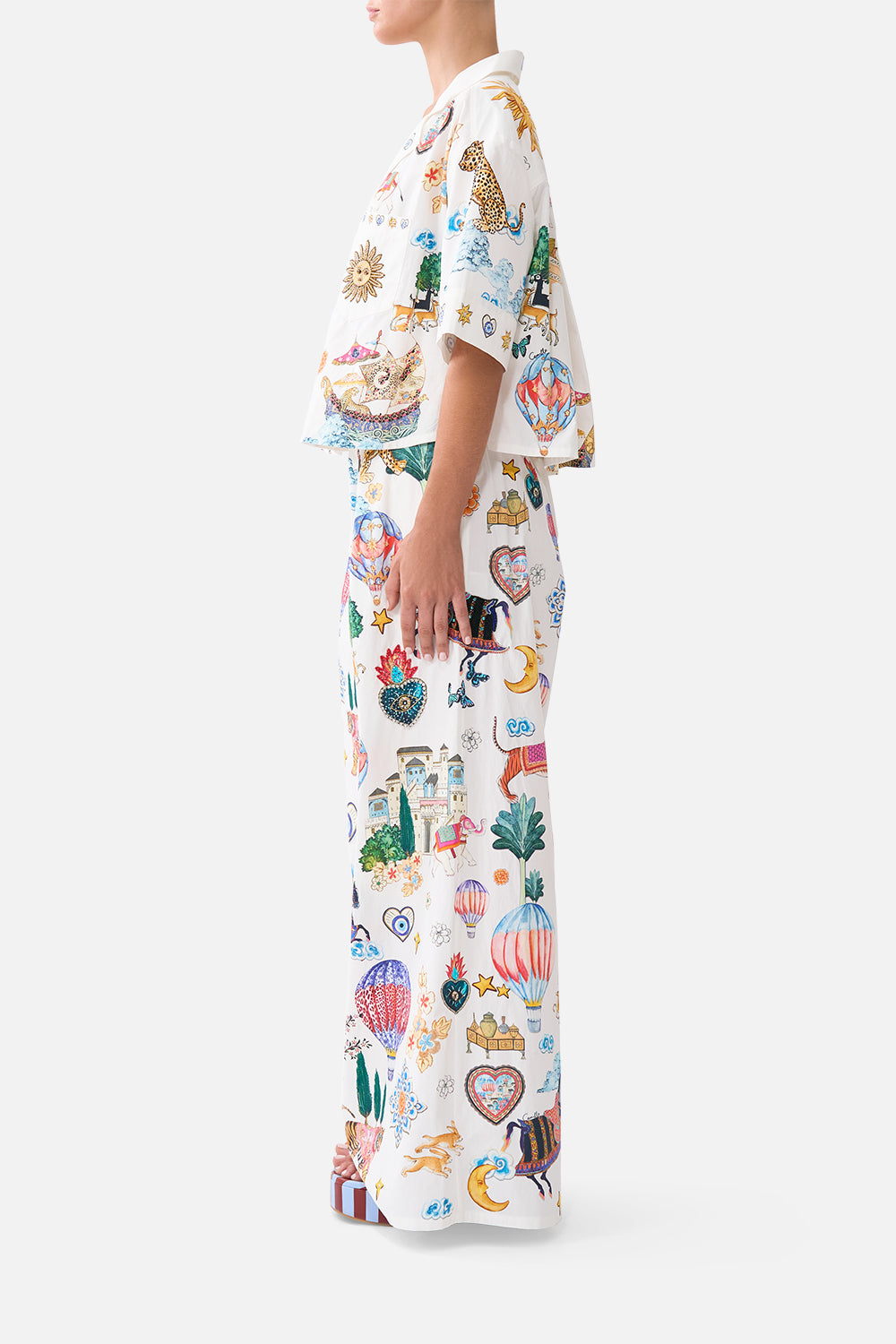 The CAMILLA SLOUCH SHOULDER BAG WITH KNOT DETAILS OLÉ OLÉ in our  print.