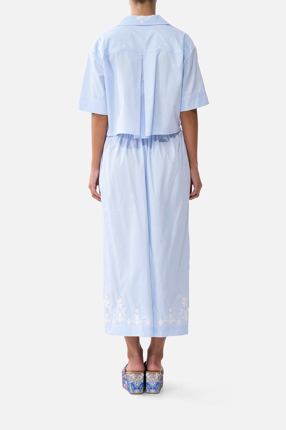 The CAMILLA T SHAPE LONG KAFTAN JUNGLE FLIGHT in our  print.