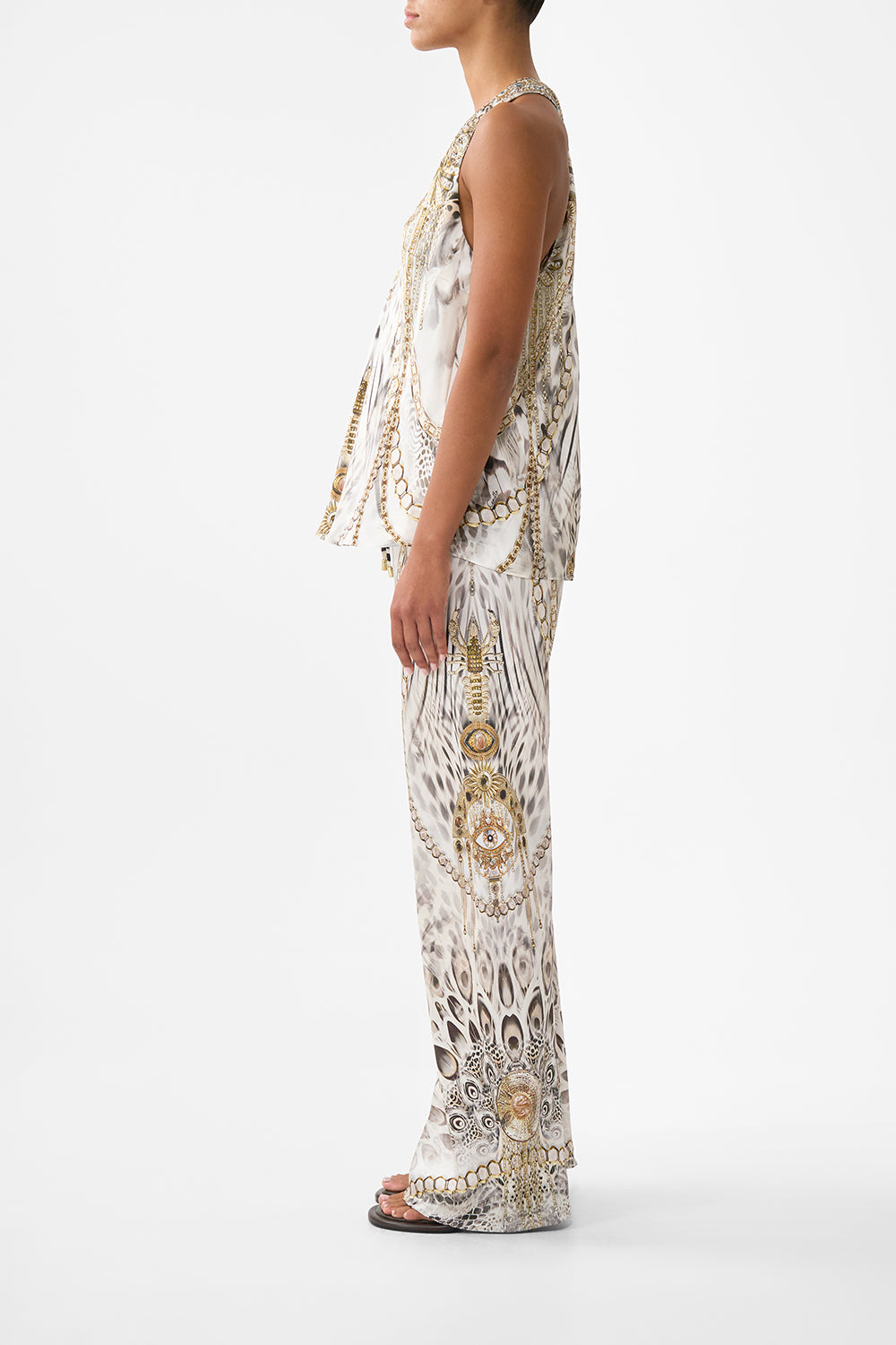 The CAMILLA SMALL CANVAS CLUTCH ESPAÑA NIRVANA in our ESPAÑA NIRVANA print.