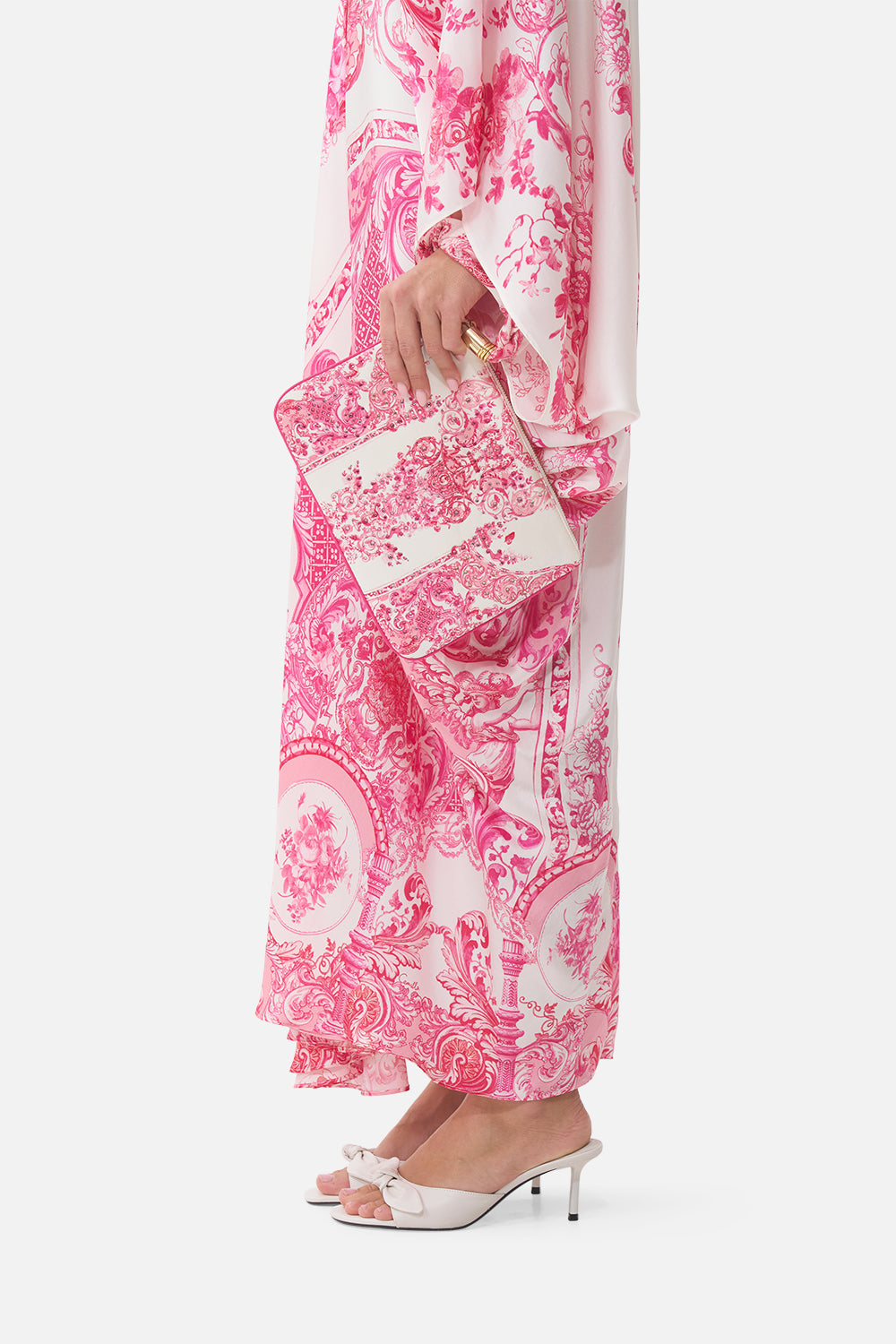 The CAMILLA WIDE LEG TROUSER WITH FRONT POCKETS CERAMIC PANORAMIC in our  print.