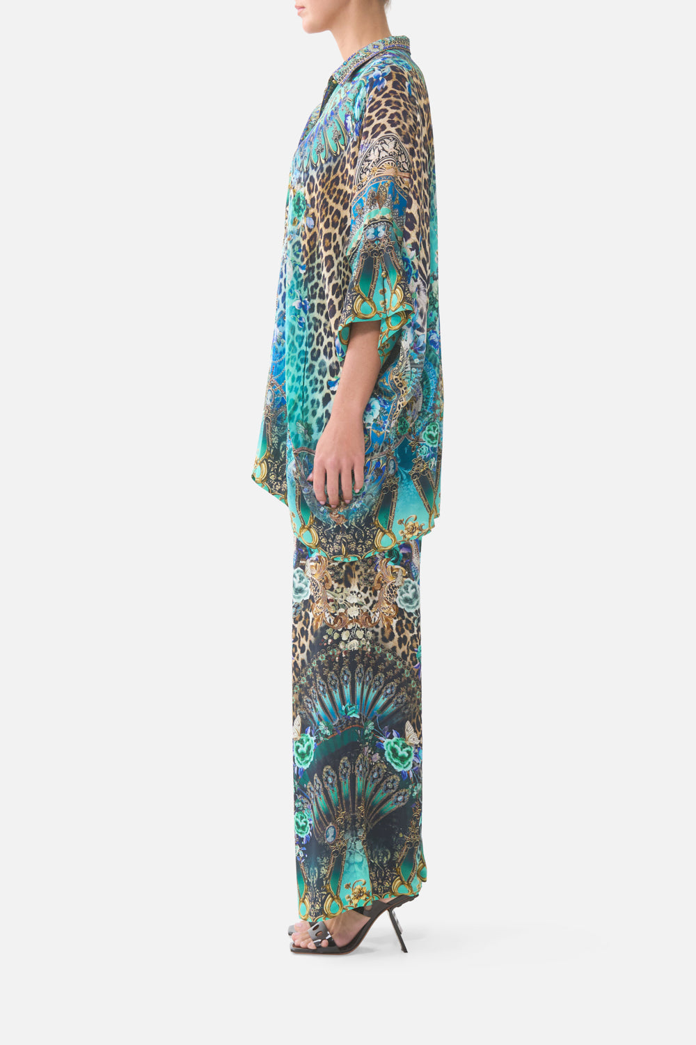 The CAMILLA SCOOP NECK SLOUCH TEE FIESTA, SIESTA, REPEAT in our FIESTA, SIESTA, REPEAT print.
