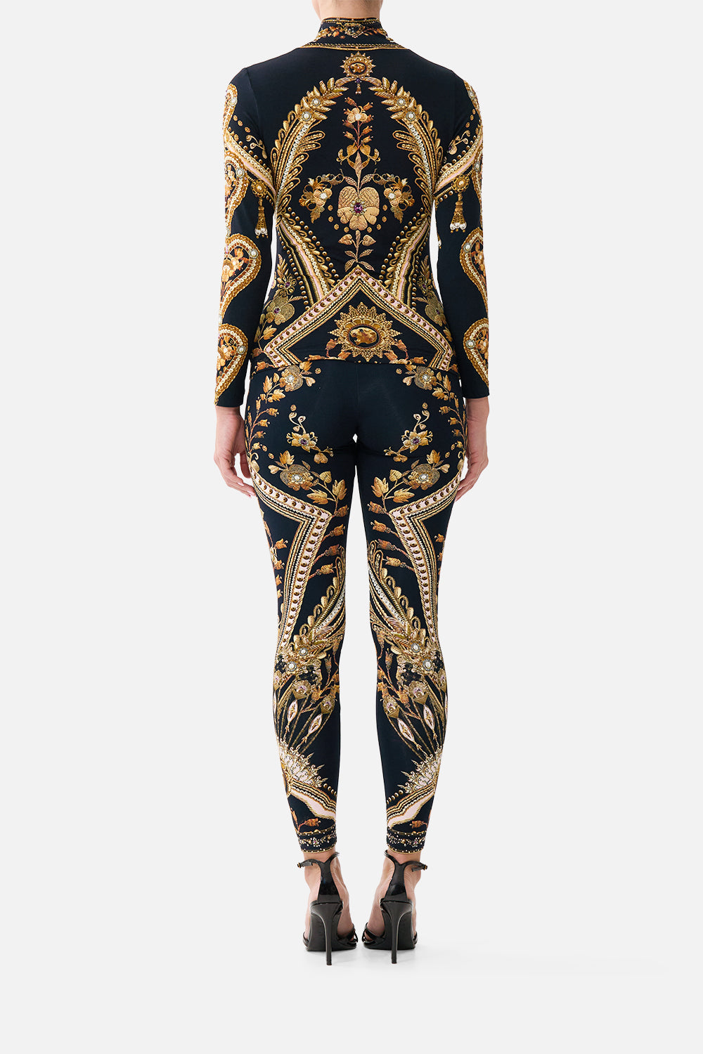 The CAMILLA LACE UP FRONT BLOUSON SLEEVE BLOUSE HOWDY GAUDI in our  print.