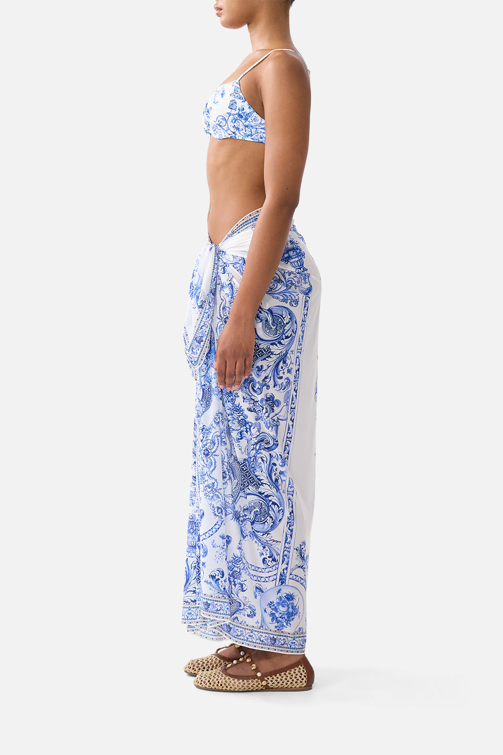 The CAMILLA ROUND NECK KAFTAN LEOTIGRA LAND in our  print.