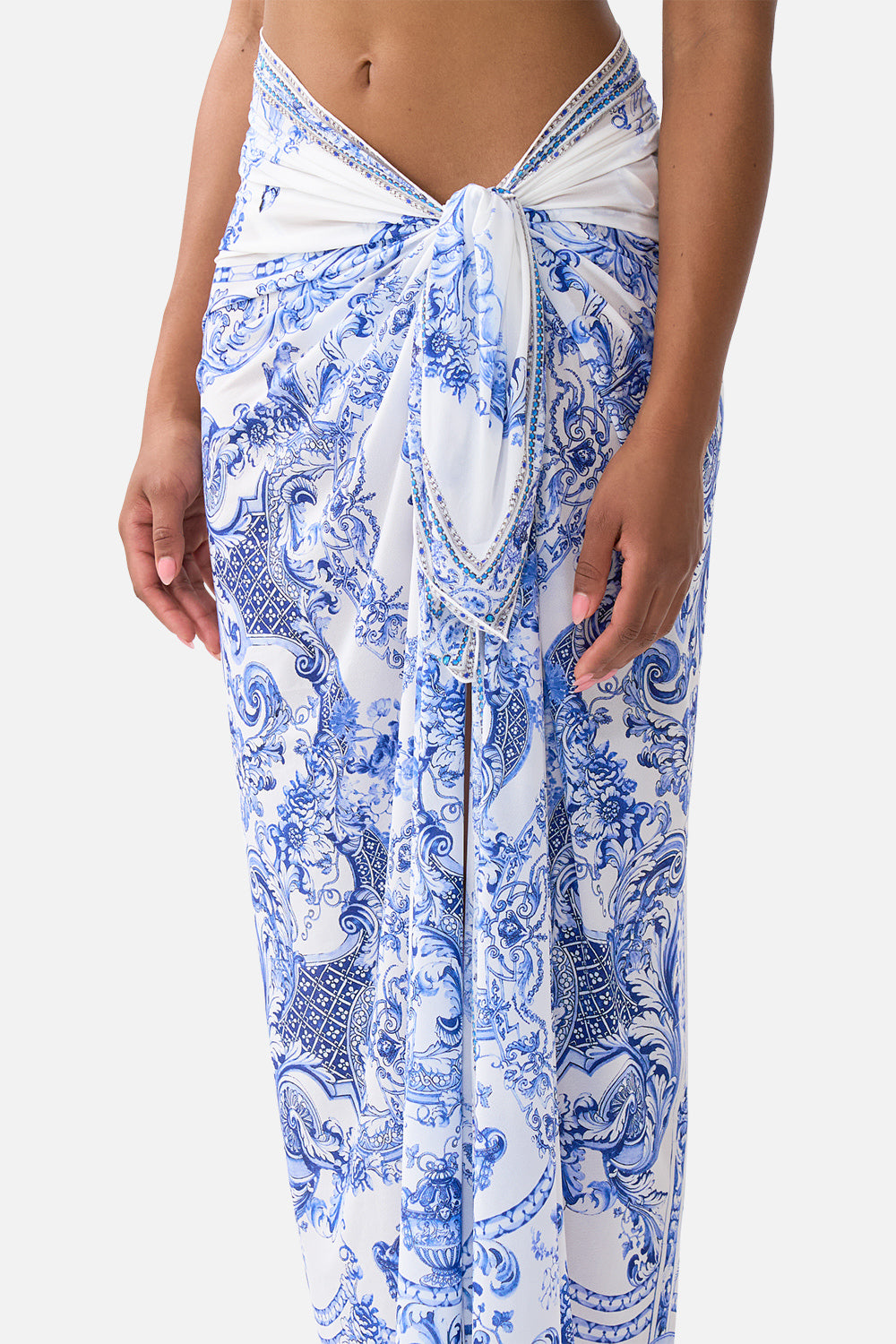 The CAMILLA ROUND NECK KAFTAN LEOTIGRA LAND in our  print.