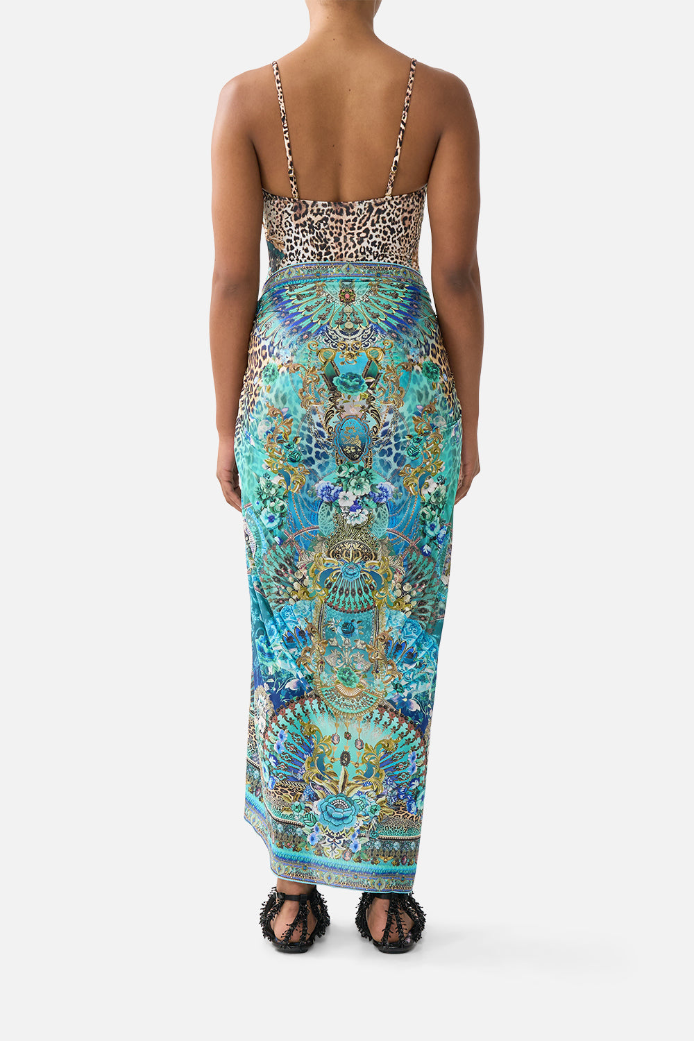 The CAMILLA LAYER WITH CENTRE BACK PANEL A MEETING OF MASTERPIECES in our  print.