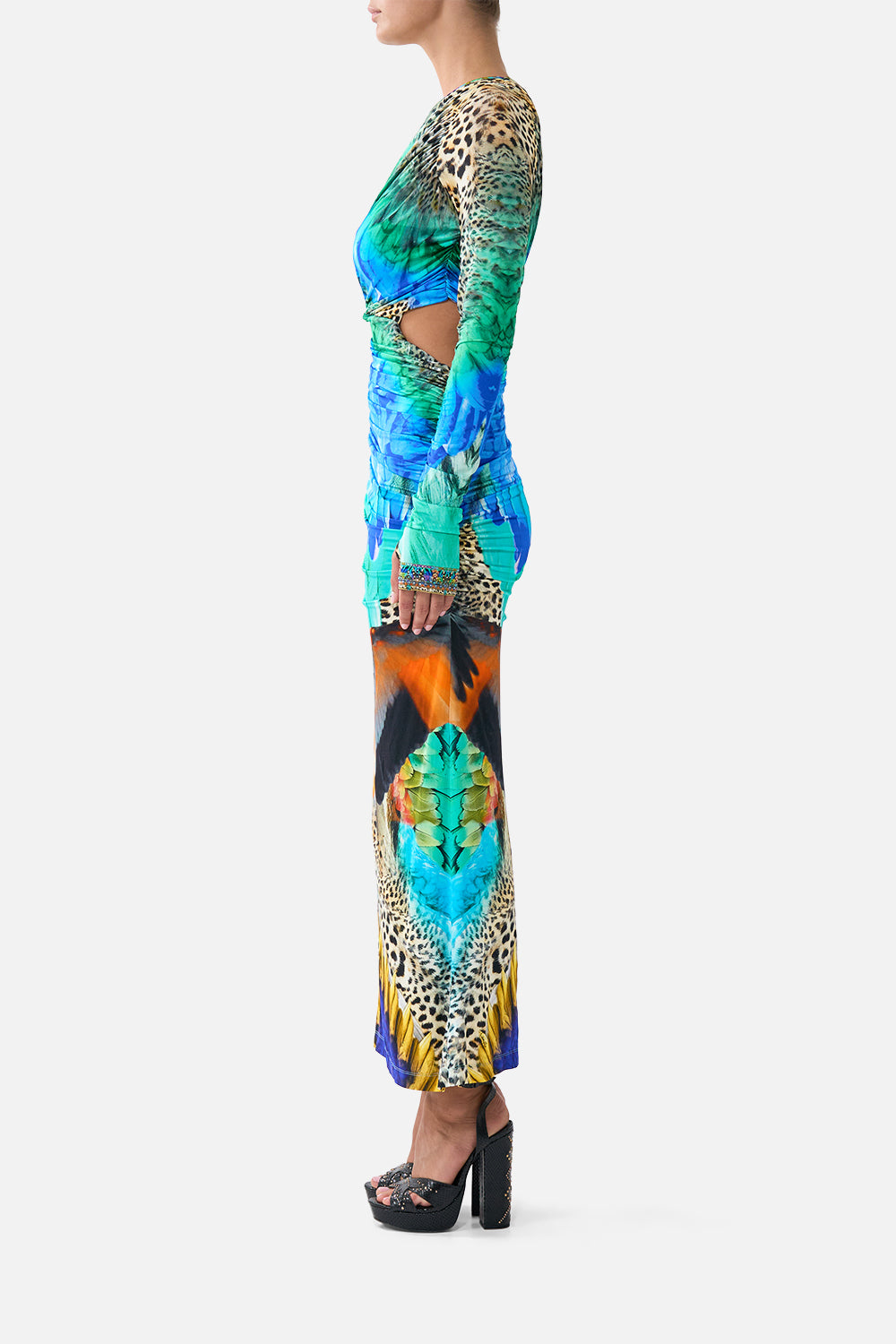 The CAMILLA ROUND NECK KAFTAN THE POTTERY PARLOUR in our  print.
