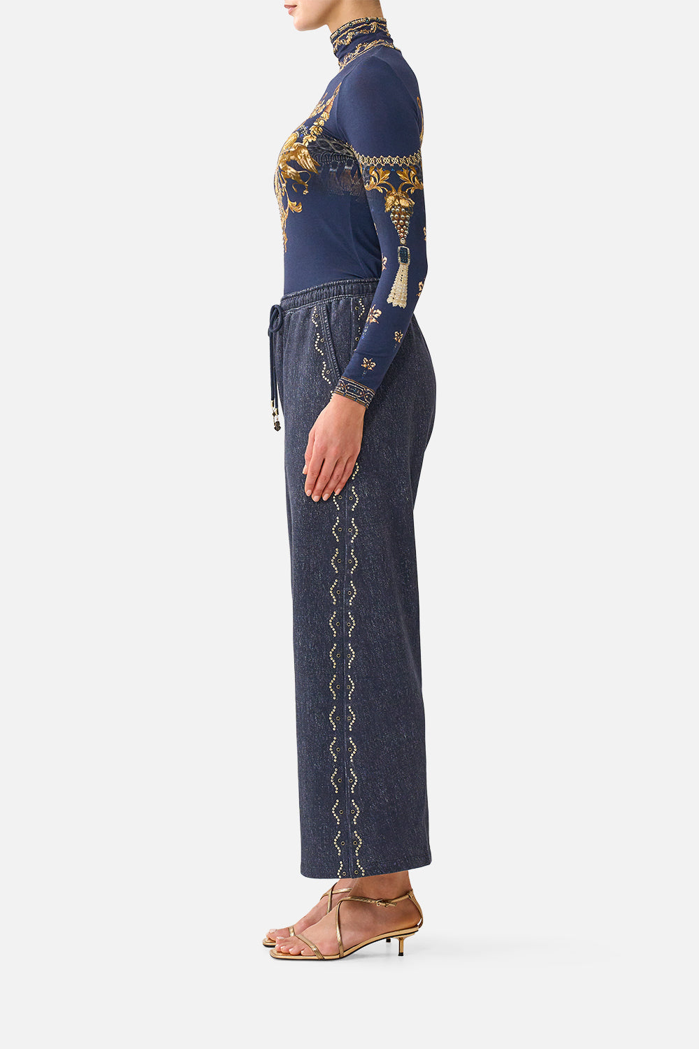 JERSEY TURTLENECK CLOAKED IN BAROQUE